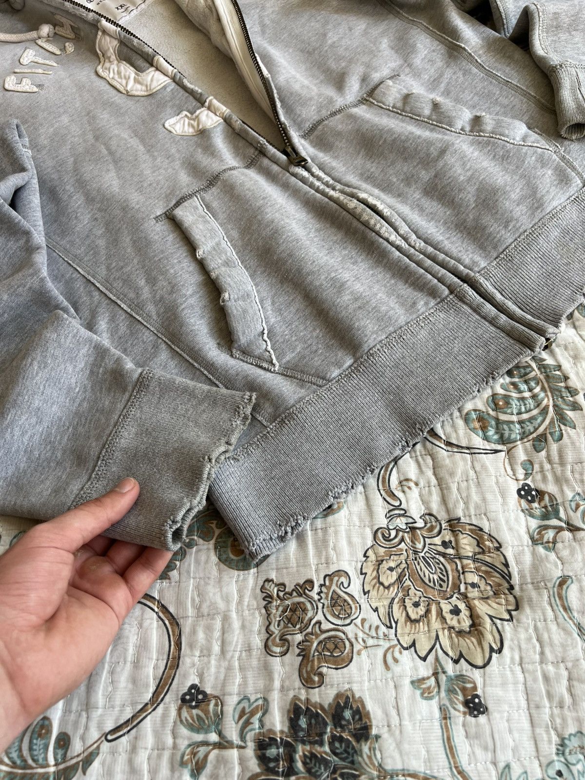 Abercrombie & Fitch Crazy Vintage Abercrombie & Fitch Faux Fur distressed Zip Size US XL / EU 56 / 4 - 7 Thumbnail