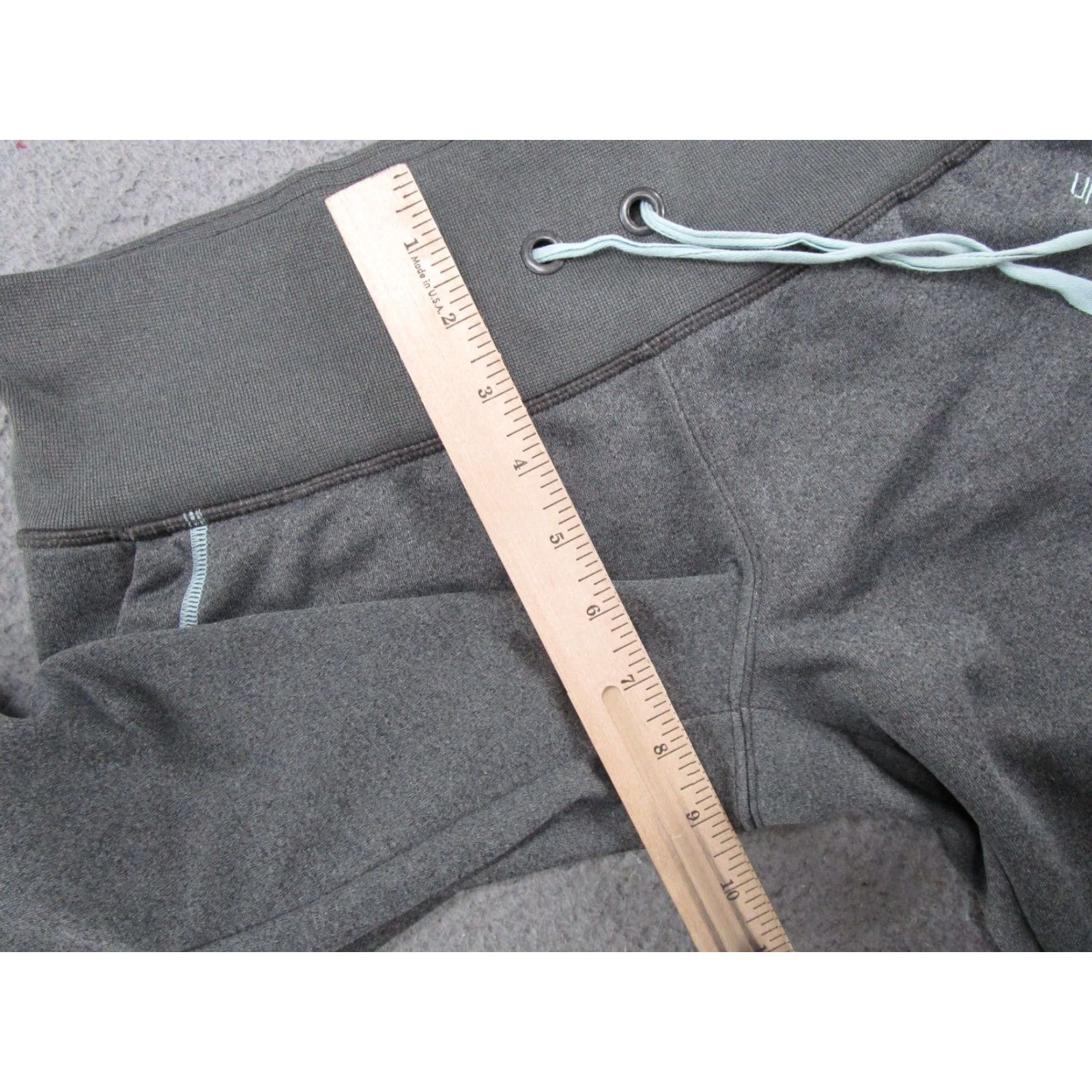 Under Armour Under Armour Women's Sweatpants Gray Activewear Size S Lounge Pants Athletic Regular MPN 1250277410 Size 28" / US 6 / IT 42 - 7 Thumbnail
