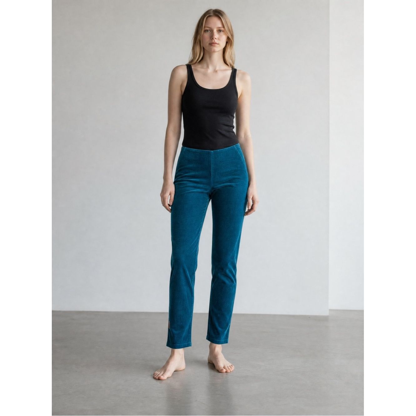 Soft Surroundings New Soft Surroundings Teal Pull On Straight Leg Corduroy Pa Size 28" / US 6 / IT 42 - 1 Thumbnail