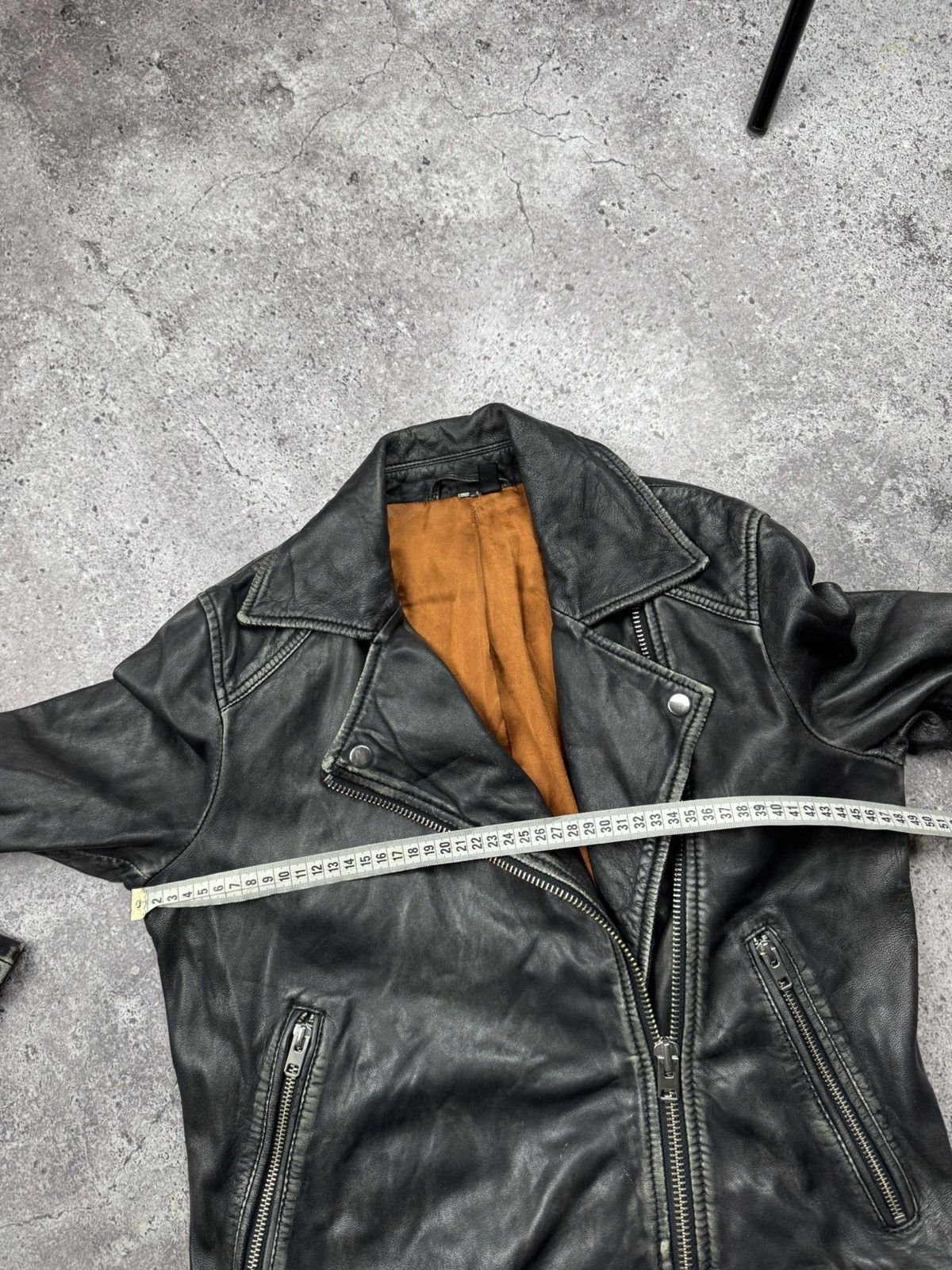 Japanese Brand VINTAGE 90S CROPPED BLACK LEATHER DISTRESSED BIKER JACKET Size US S / EU 44-46 / 1 - 17 Thumbnail