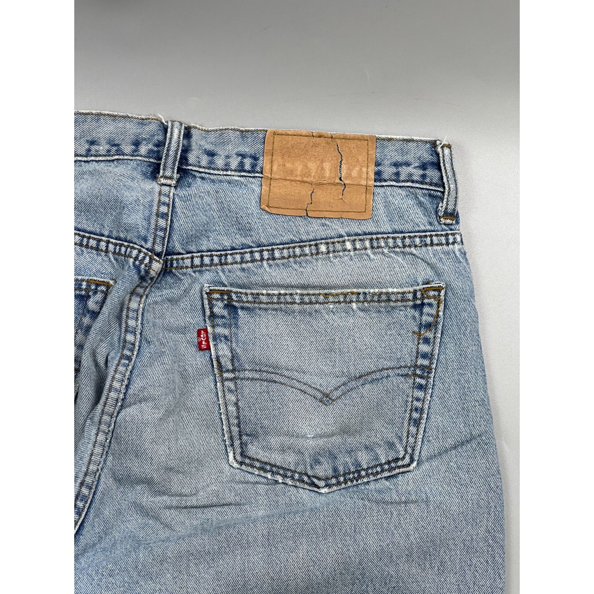 Levi's Levi’s 501 Made in USA Light Wash Denim Jeans Pants (Y0910) Size US 32 / EU 48 - 9 Thumbnail