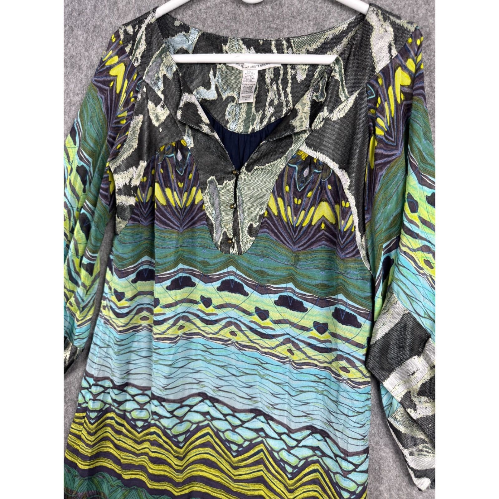 Diane von Furstenberg Diane von Furstenberg Silk Dress Women 4 Short Bell Sleeve Party/Cocktail Casual Multicolor Floral 3/4 Sleeve Button Neck Split Retro 4 Womens Size S / US 4 / IT 40 - 3 Thumbnail