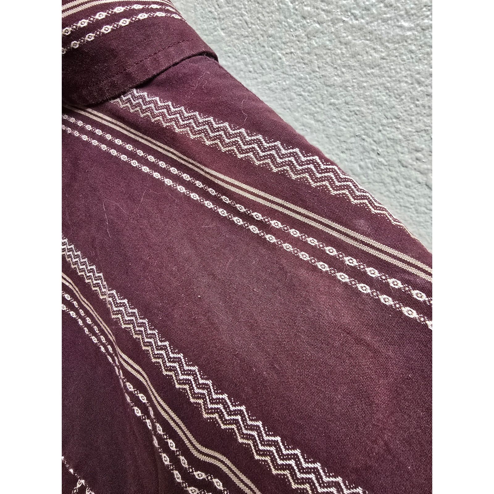 Van Heusen Van Heusen Mens M15-15.5 Burgundy Striped Long Sleeve Shirt Size US M / EU 48-50 / 2 - 6 Thumbnail
