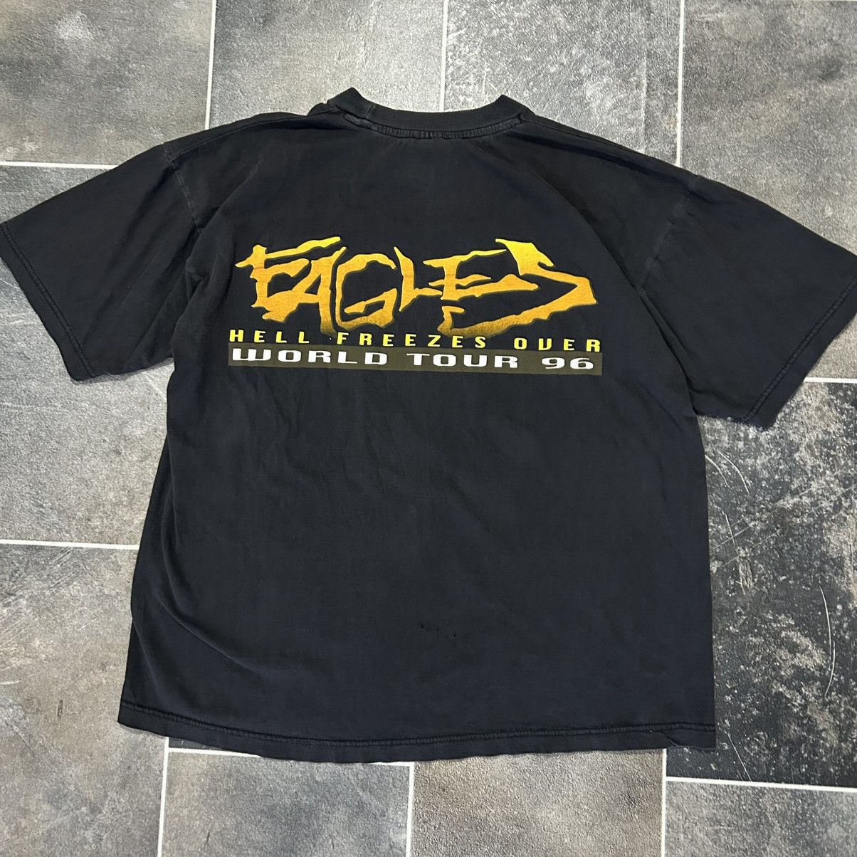 Vintage Vintage Eagles Hell Freezes Over World Tour Tee Size US L / EU 52-54 / 3 - 5 Thumbnail