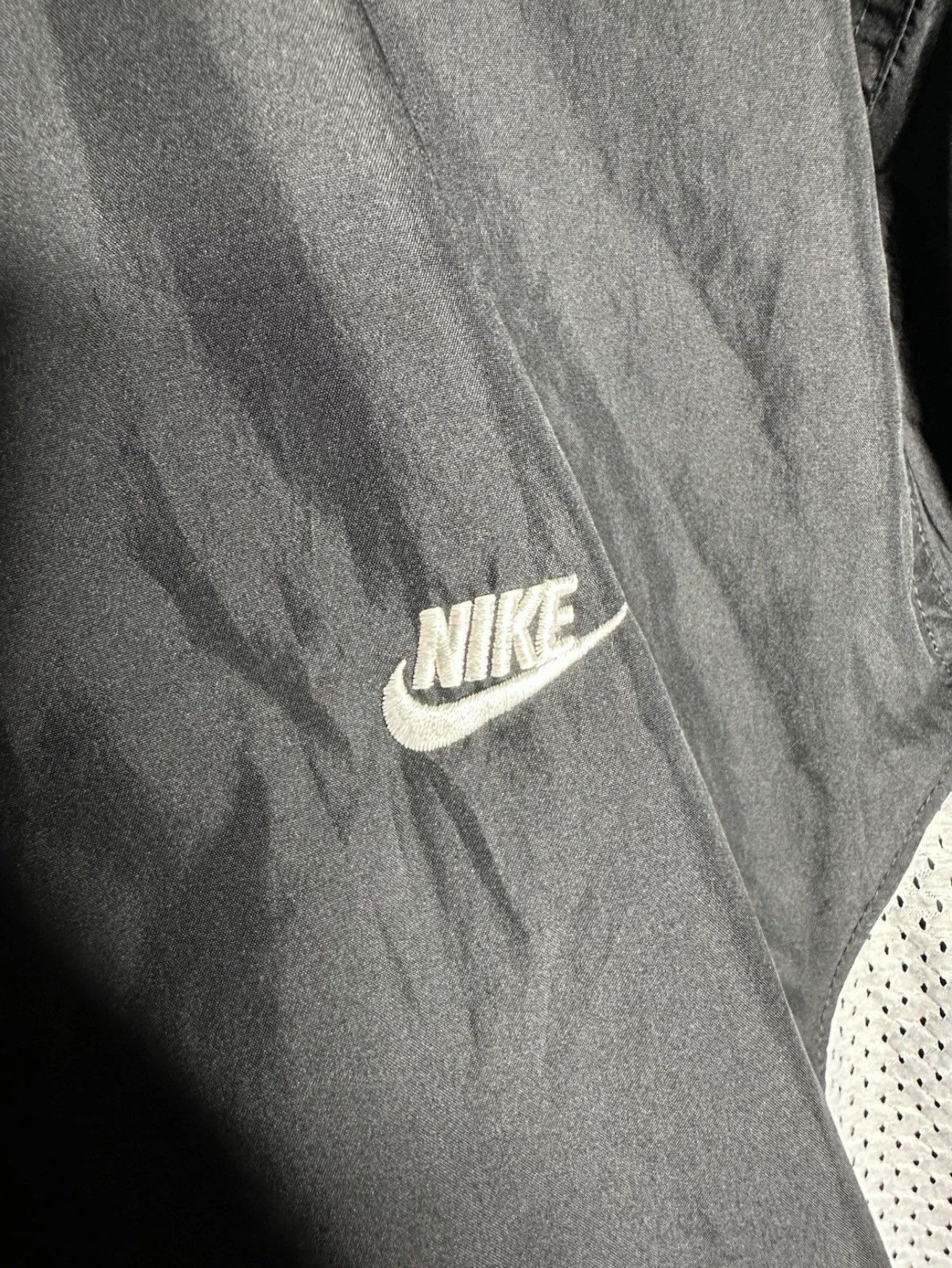 Nike Vintage Nike Swoosh Black White Mesh Panel Track Jacket Size US M / EU 48-50 / 2 - 3 Thumbnail