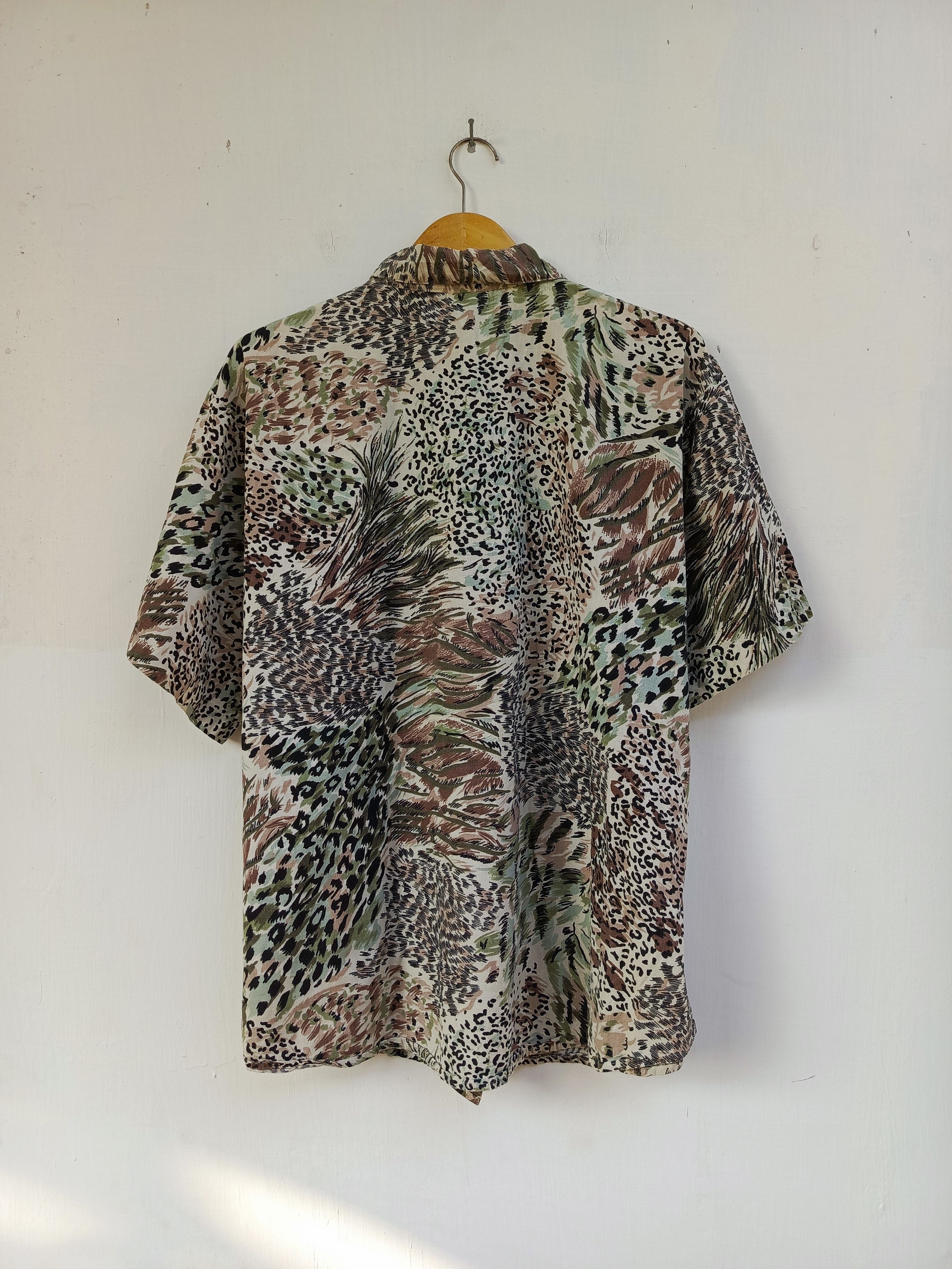 Other Original Venezia sportswear leopard pattern shirt Size US L / EU 52-54 / 3 - 7 Thumbnail