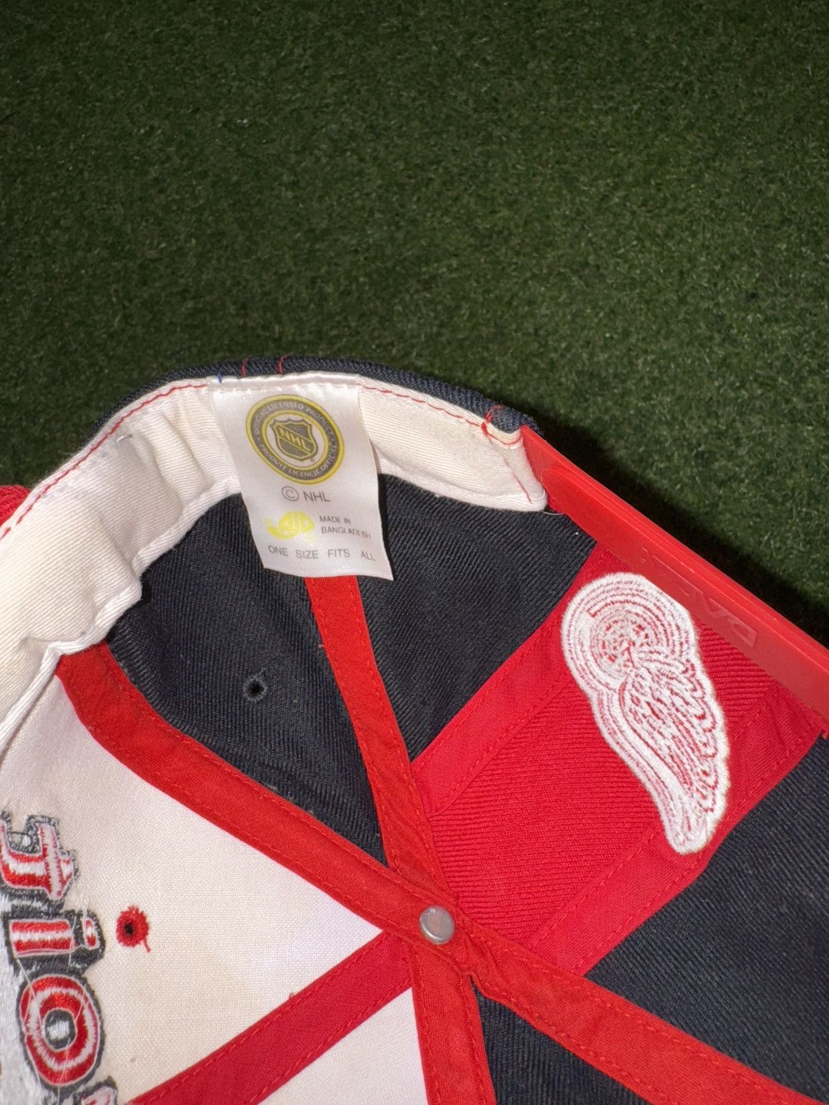 NHL Vintage Detroit Red Wings snapback Size ONE SIZE - 3 Thumbnail