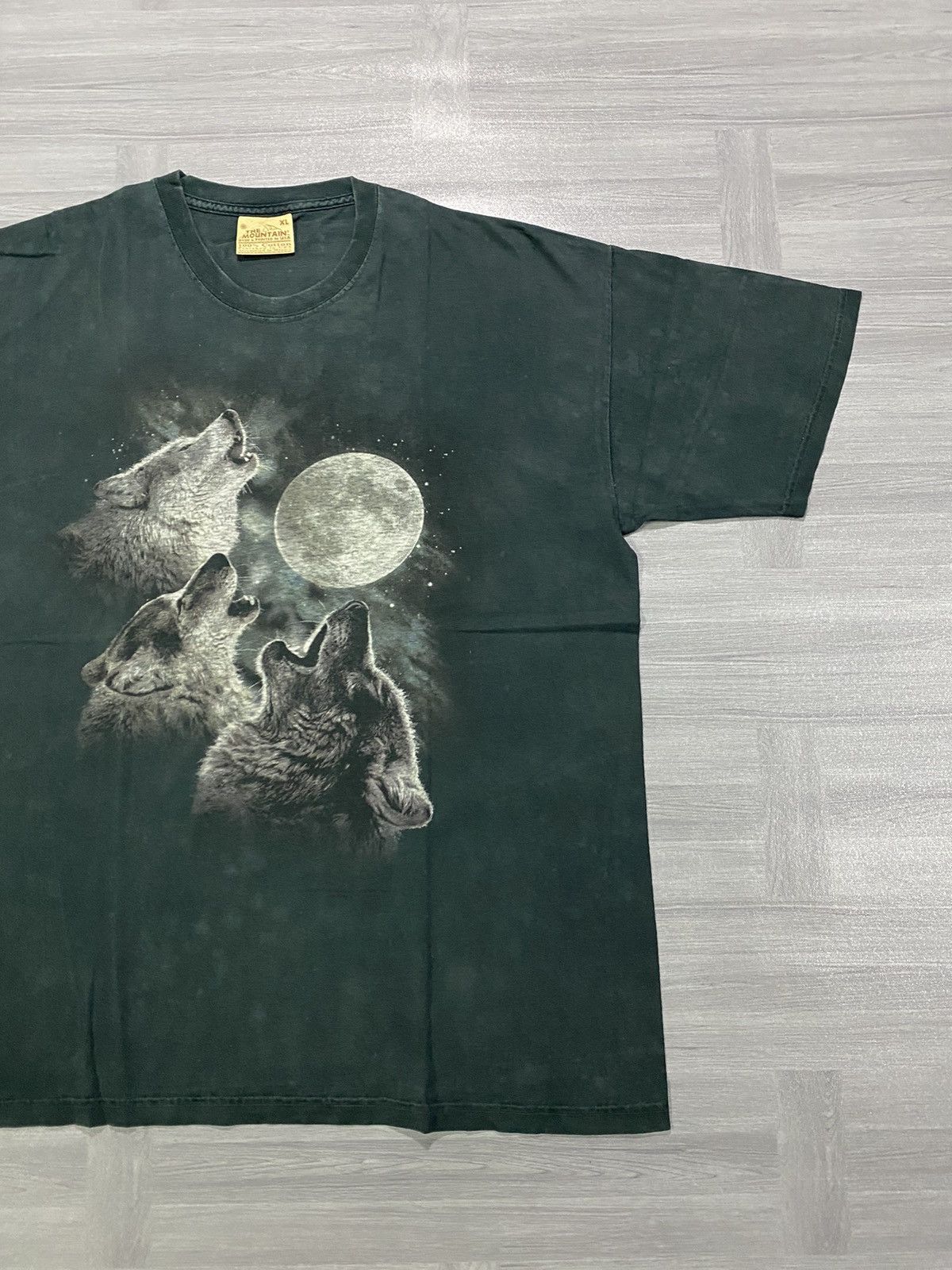 The Mountain 90’s Vintage Wolf T Shirt All Over Print Hype Supreme Style Size US XL / EU 56 / 4 - 4 Thumbnail