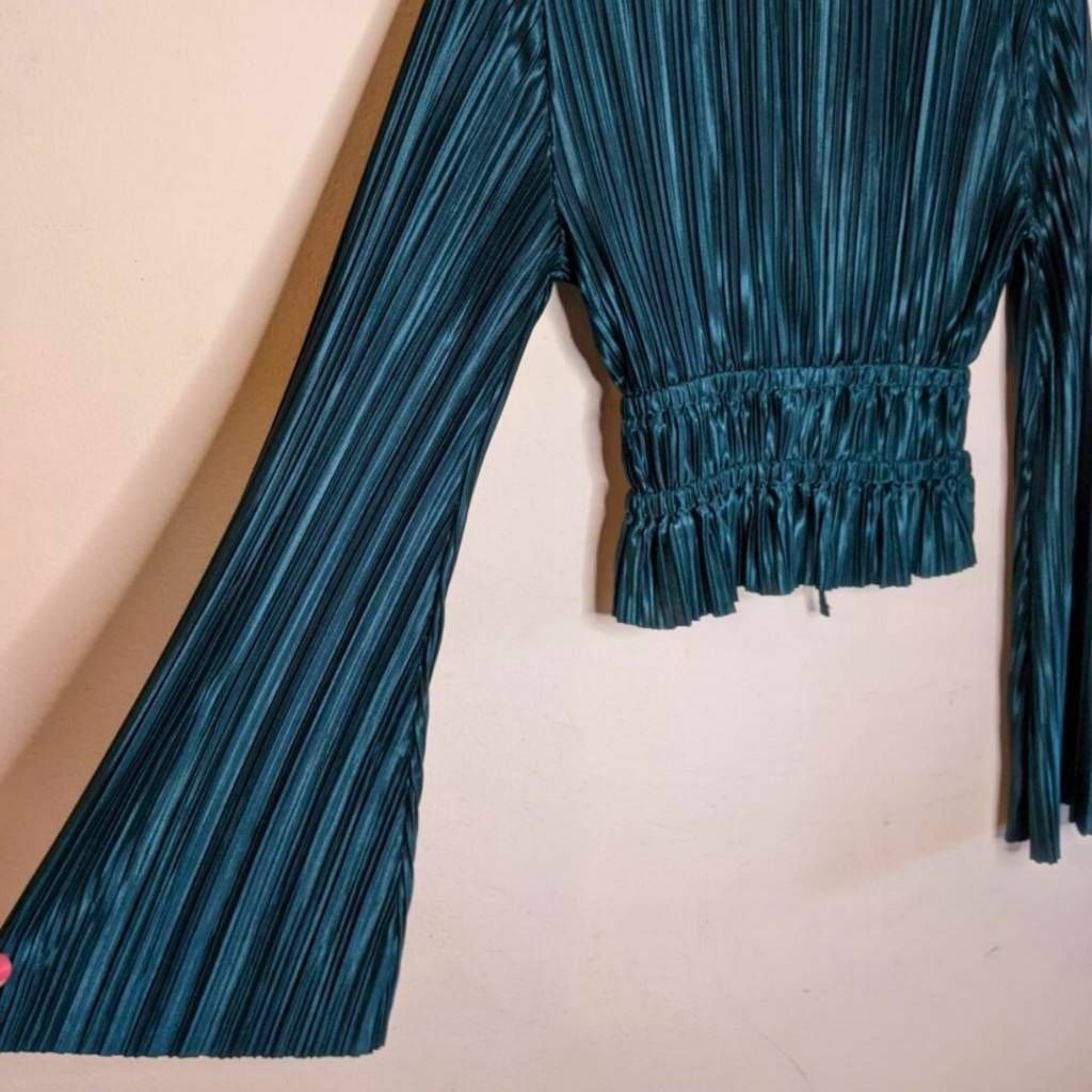 Urban Outfitters Urban Outfitters Cartia Plisse Top S Emerald Green Pleated B Size S / US 4 / IT 40 - 5 Thumbnail