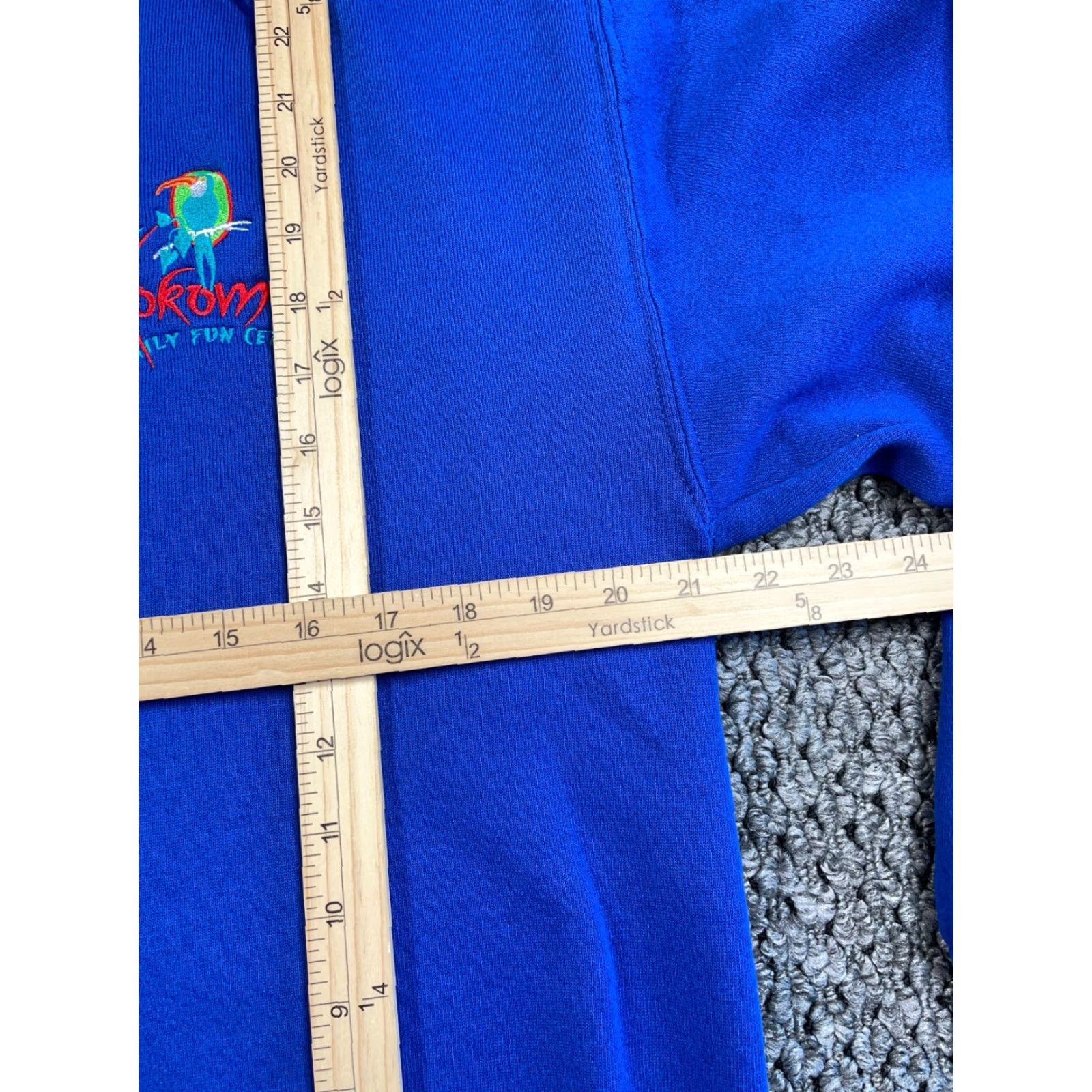 Jerzees Kokomo's Family Fun Center Embroidered Sweatshirt Adult Medium Blue Michigan Size US M / EU 48-50 / 2 - 6 Thumbnail