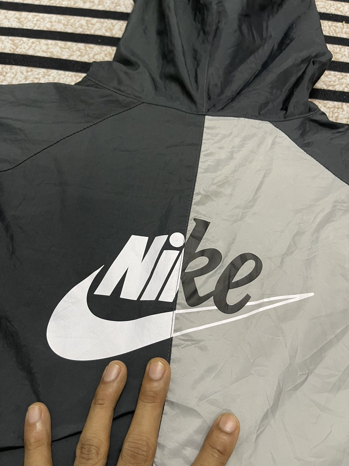 Nike 2000s NIKE RUNNING HOODIE WINDBREAKER 2 TONE Size US XXL / EU 58 / 5 - 14 Thumbnail