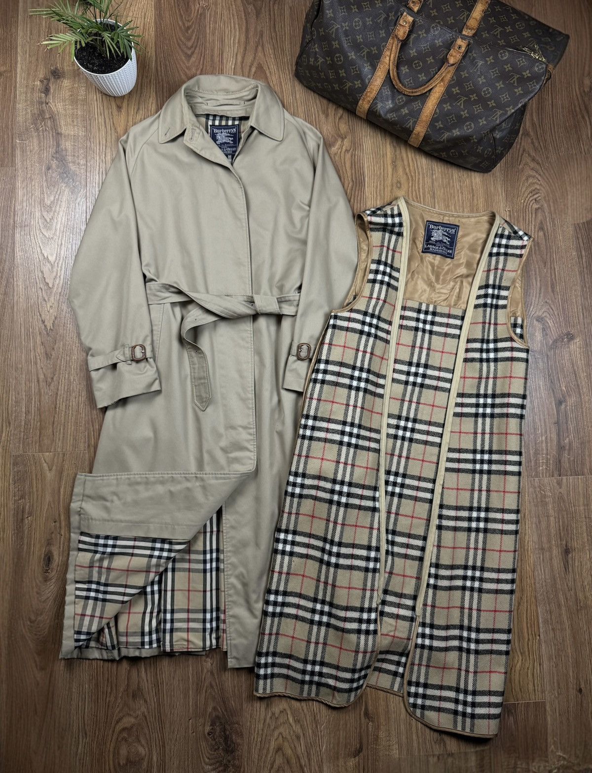 Burberry Vintage trench coat Burberry original luxury streetwear item Size L / US 10 / IT 46 - 1 Thumbnail