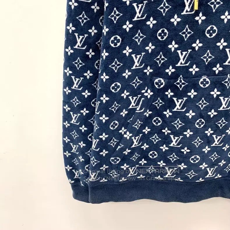 Louis Vuitton Louis Vuitton 24 dark blue logo full print cotton hooded d Size US S / EU 44-46 / 1 - 4 Thumbnail
