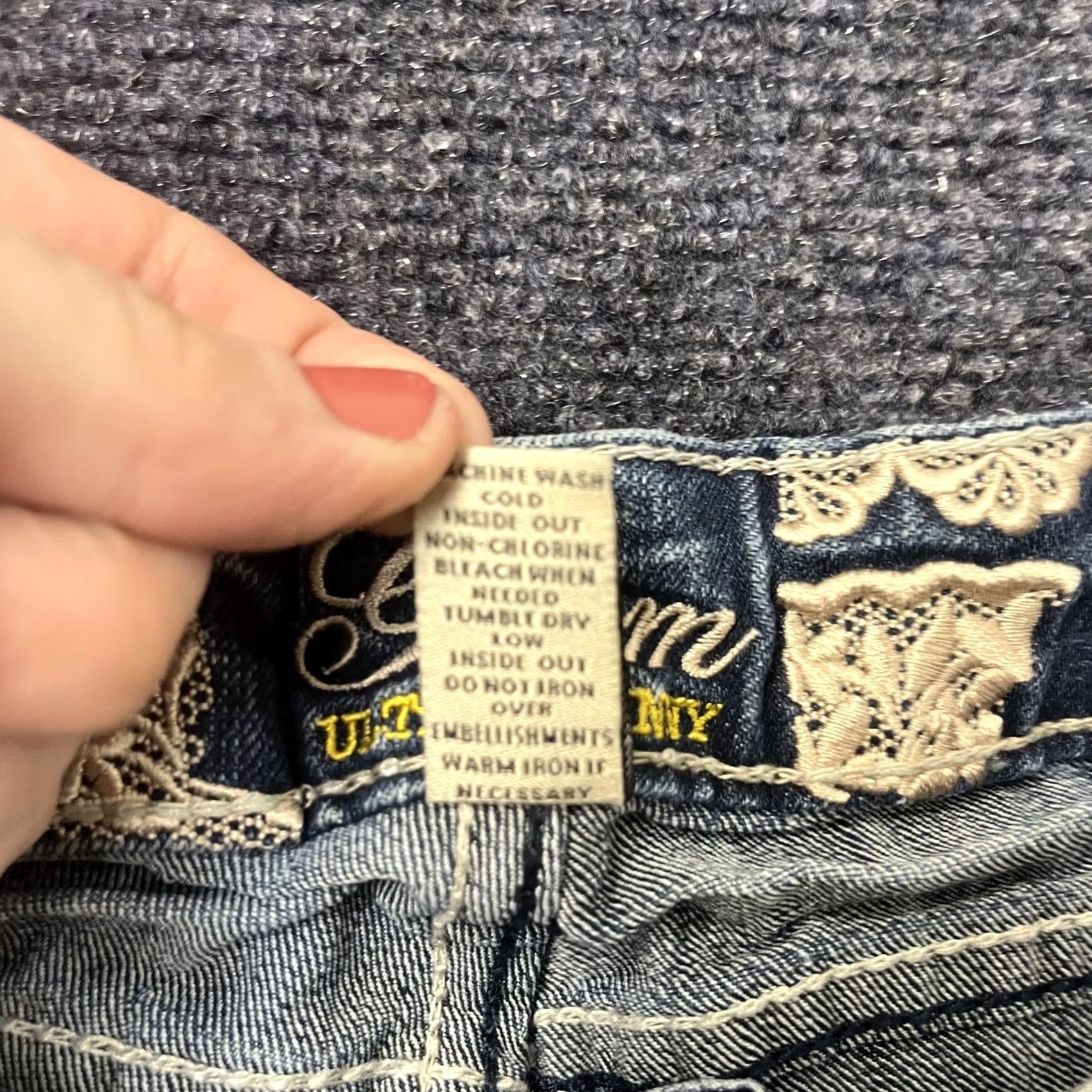Denime VINTAGE? No. (Not Vintage) - Y2K Refuge Glam Ultra Skinny Jeans Womens 4 Medium Wash Blue Distressed Denim Size 27" / US 4 / IT 40 - 3 Thumbnail
