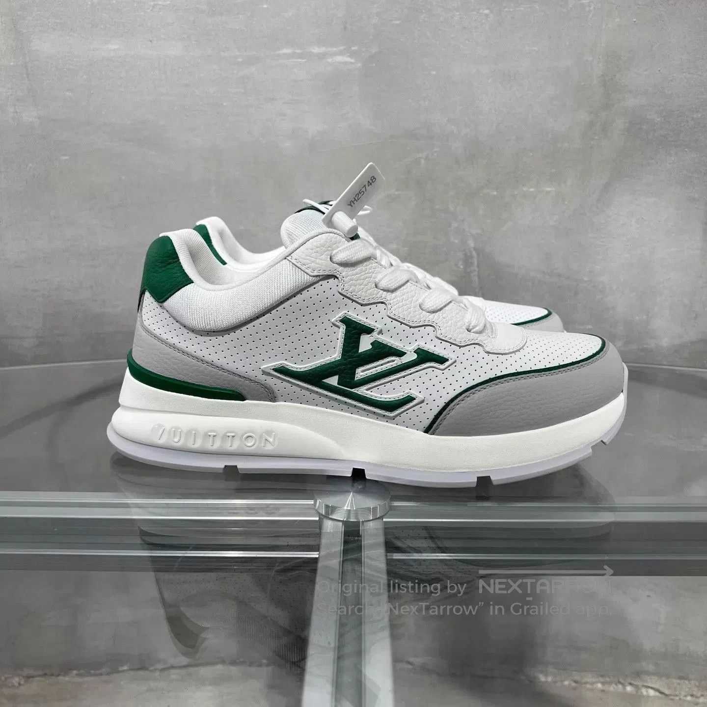 Louis Vuitton White Lowtop Sneakers Size 7. Size US 7 / EU 40 - 4 Thumbnail
