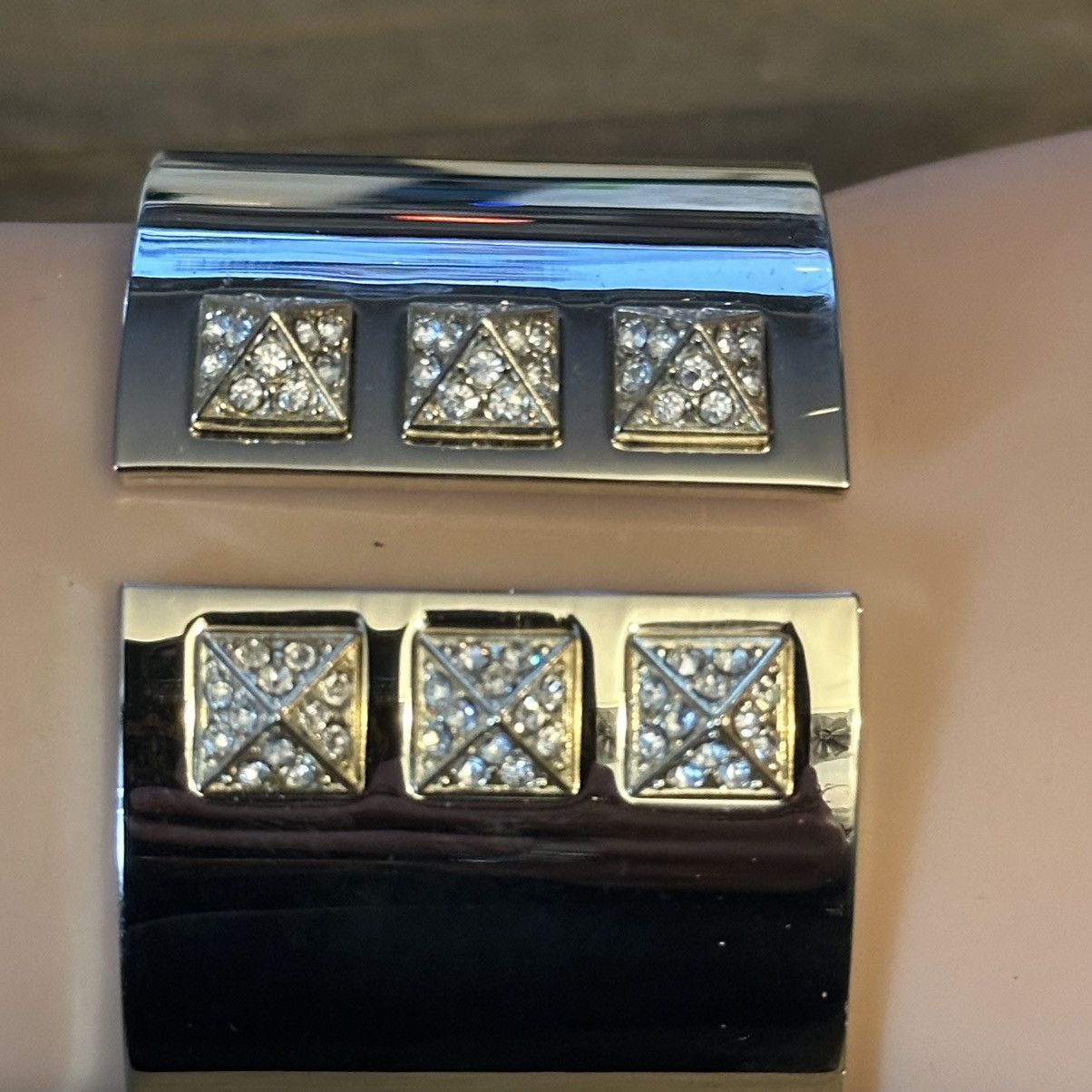 Victoria's Secret Victoria’s Secret wide gold tone hinged bracelet Size ONE SIZE - 2 Thumbnail