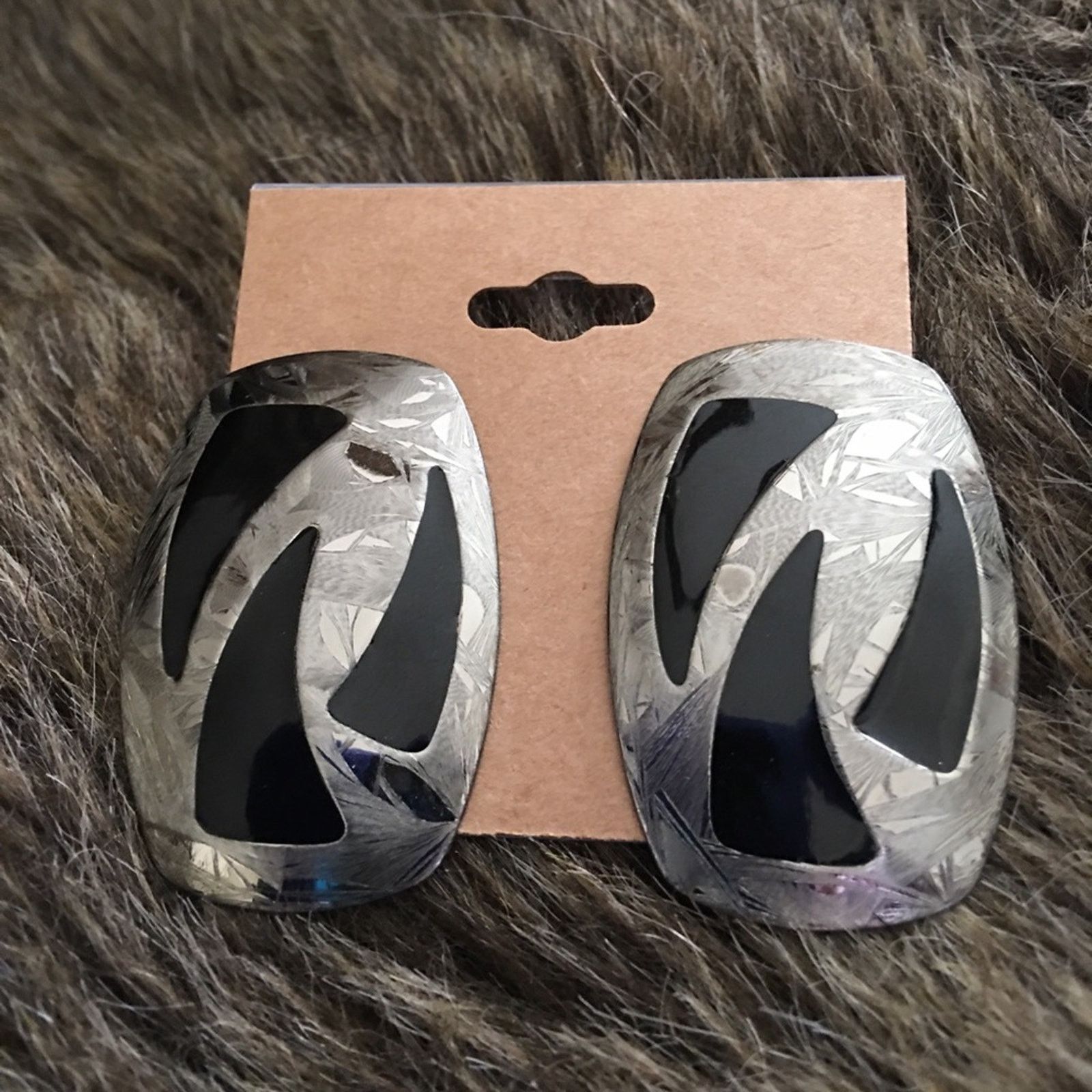 Jewelry Large silver tone black enamel pattern earrings Size ONE SIZE - 2 Thumbnail