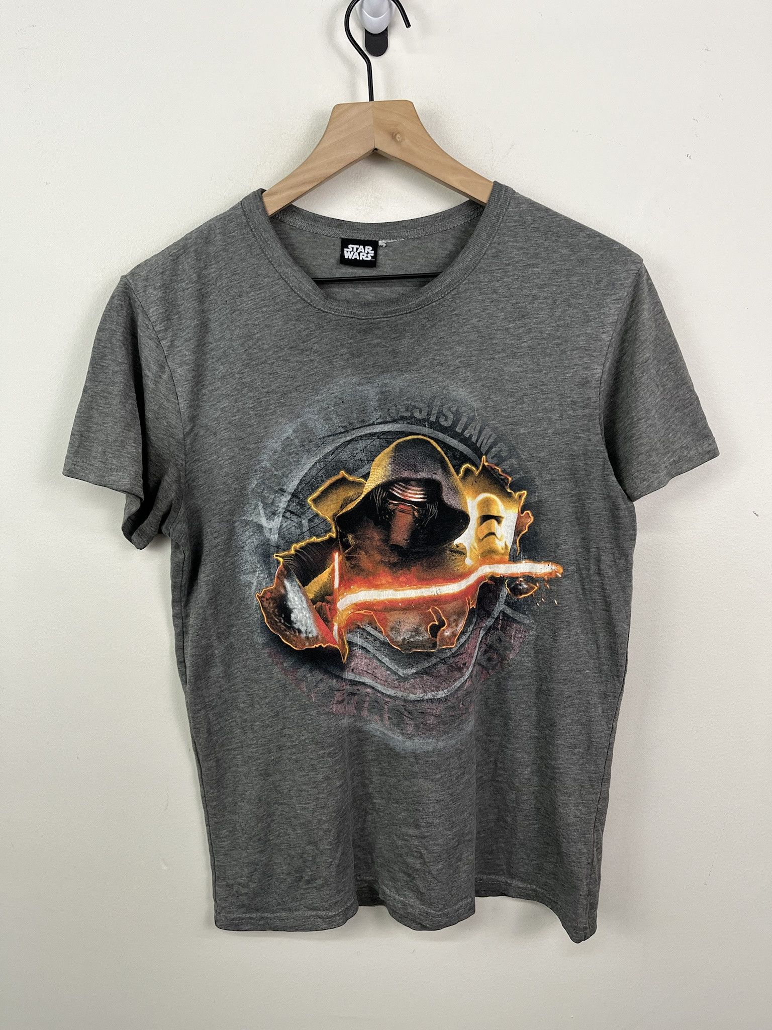 Vintage Vintage Star Wars The Force Awakens T Shirt Size M Size US M / EU 48-50 / 2 - 1 Thumbnail