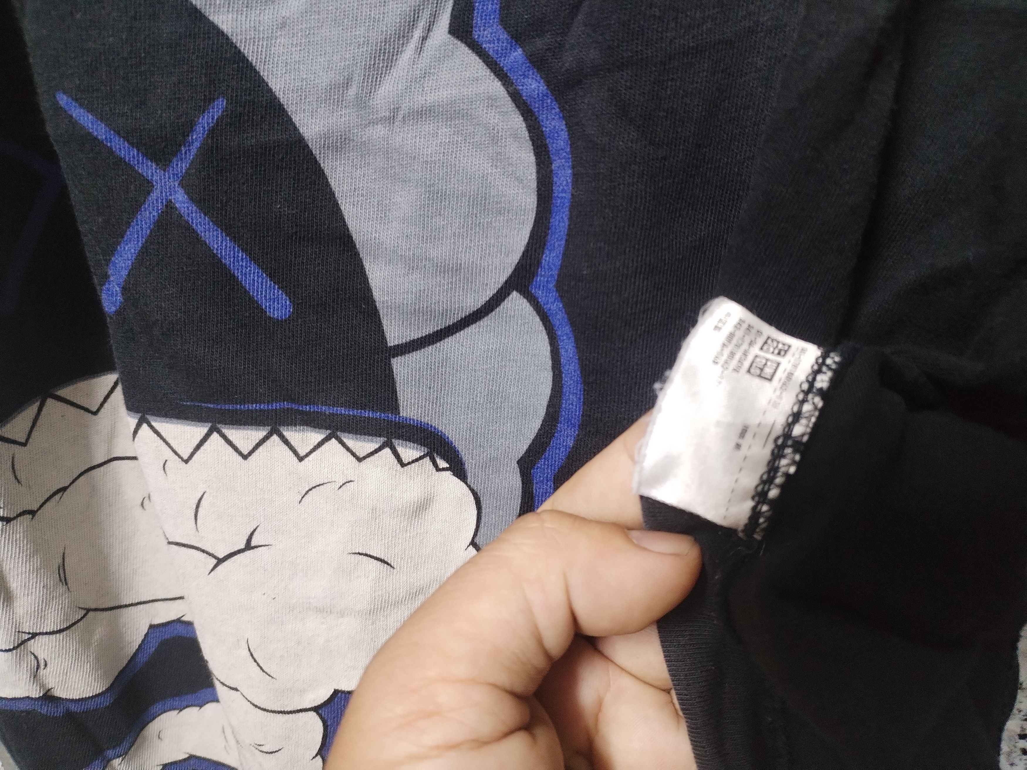 Japanese Brand VINTAGE KAWS VERY RARE Size US M / EU 48-50 / 2 - 6 Thumbnail