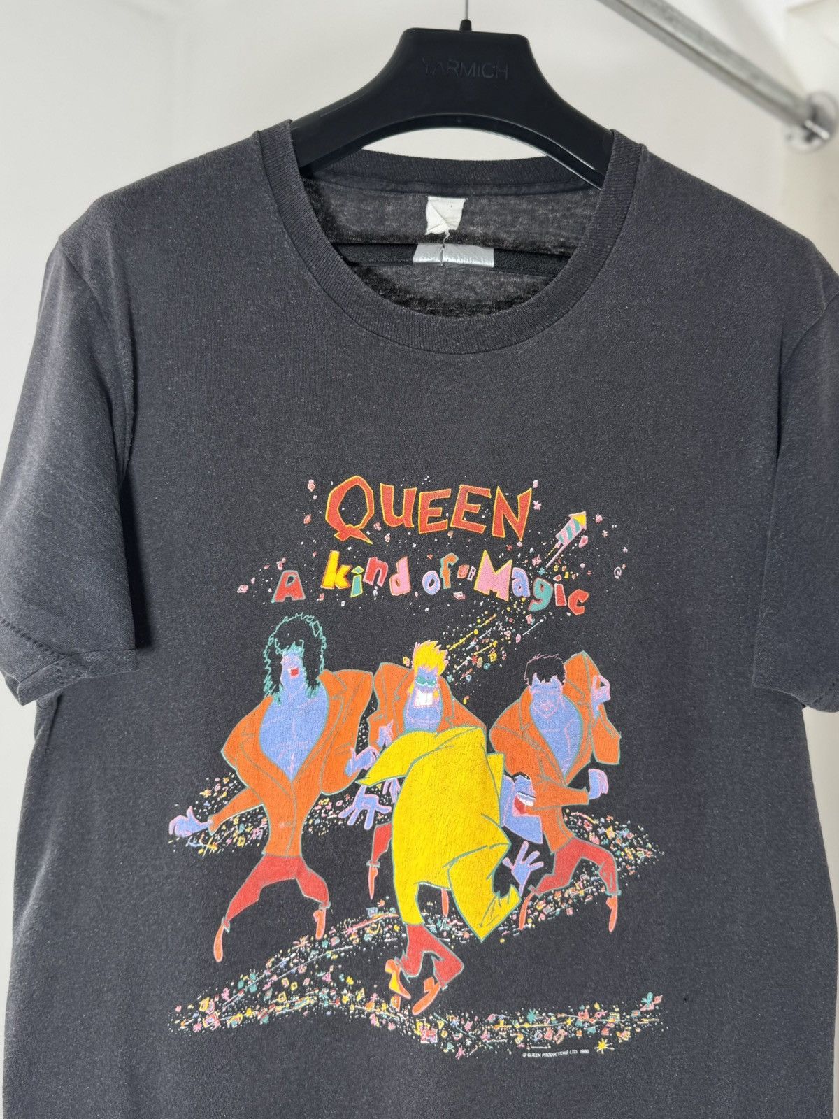 Band Tees Vintage 1986 QUEEN "A Kind Of Magic” Single Stitch Tee Size US L / EU 52-54 / 3 - 2 Thumbnail