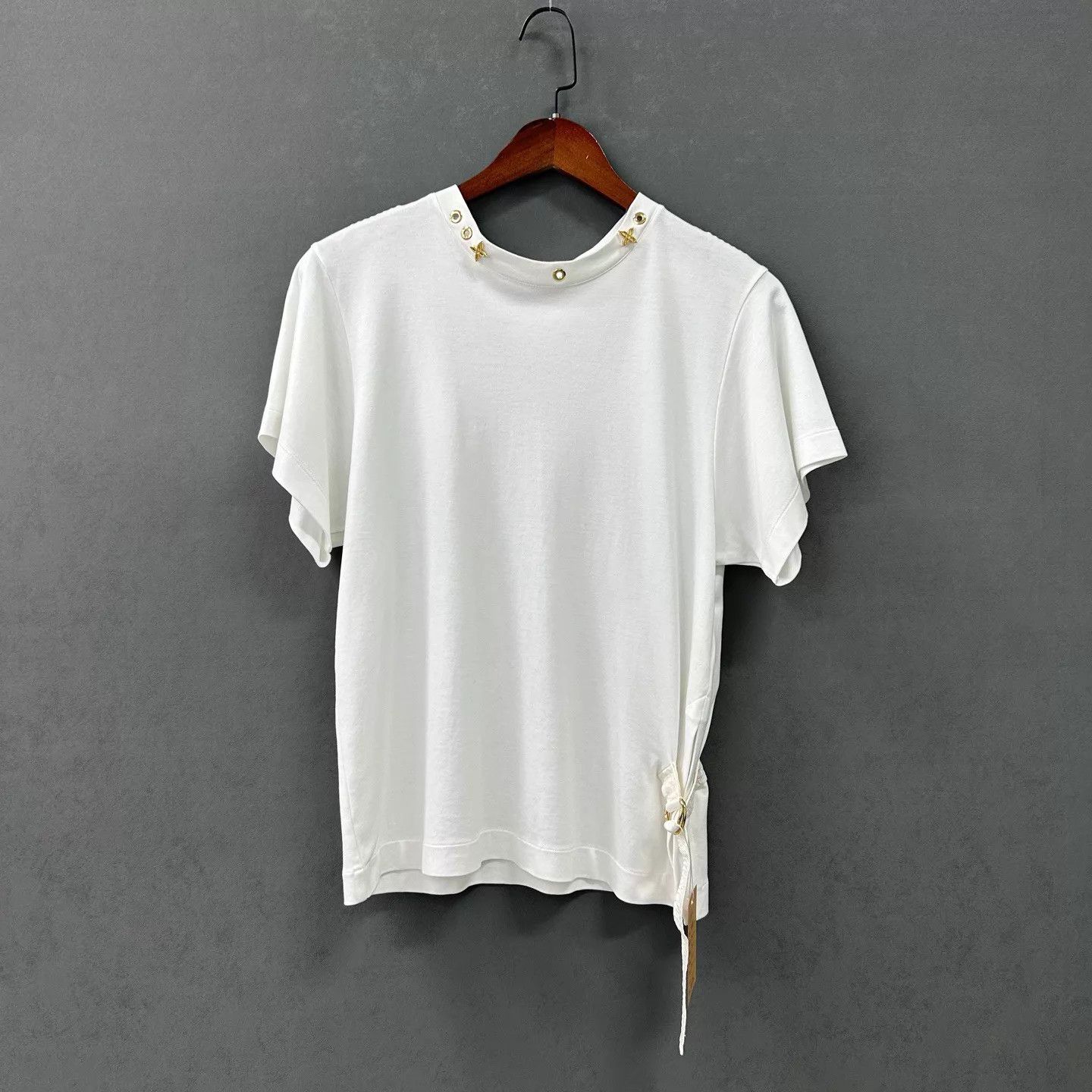 Louis Vuitton LV 4 - Leaf Clover Metal Logo Tee M 98 - new YS000599 Size M / US 6-8 / IT 42-44 - 1 Thumbnail