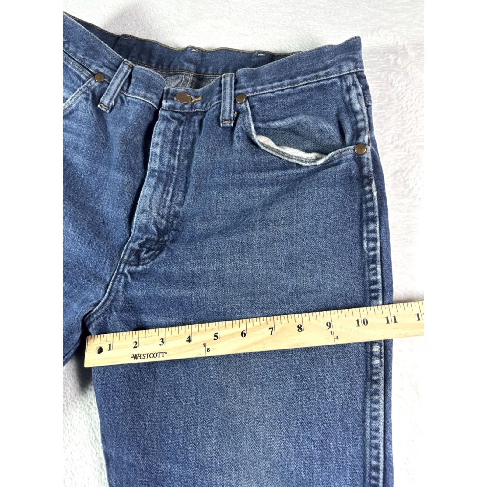 Wrangler Wrangler Jeans Men’s Regular 34x30 Medium Wash Denim Cowboy Workwear Straight 5-Pocket USA Cowboy Cut Denim Jeans Mens Size US 34 / EU 50 - 6 Thumbnail