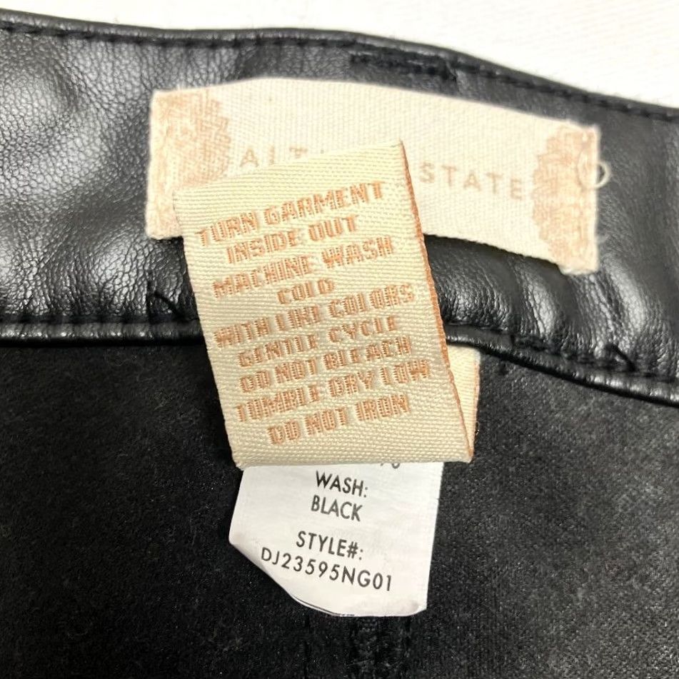 Vintage VINTAGE Altar'd State Black Faux Leather Pants High Rise Straight Leg 5 Pocket Size 27/5 Size 27" / US 4 / IT 40 - 5 Thumbnail