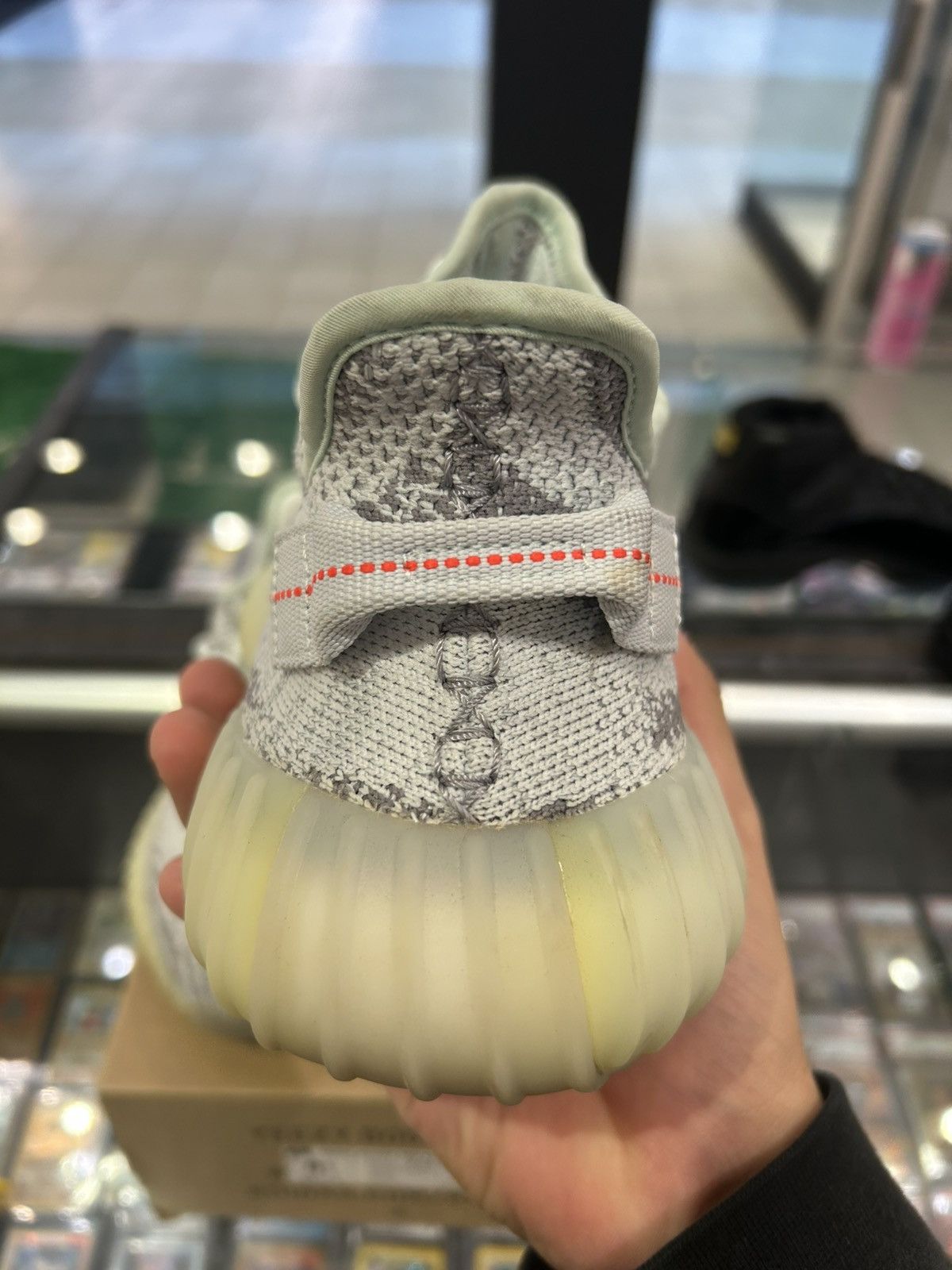 Yeezy Yeezy 350 Blue Tint Size US 8.5 / EU 41-42 - 3 Thumbnail