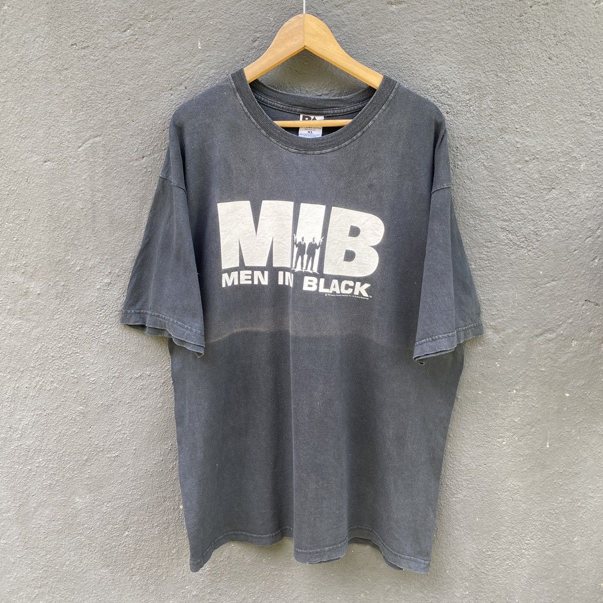 Vintage Thrashed Faded Vintage 90s Men In Black Movie ERD GRUNGE TEE Size US XL / EU 56 / 4 - 1 Thumbnail
