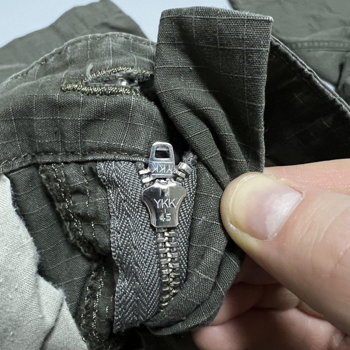Carhartt × Carhartt Wip × Vintage Carhartt Vintage Cargo Pants Size US 31 - 21 Thumbnail