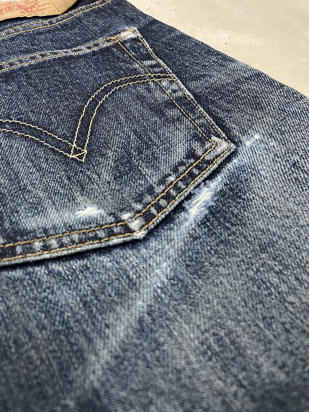 Levi's Levis 501 Straight Leg Buttonfly Dark Denim Distressed Size US 29 - 20 Thumbnail