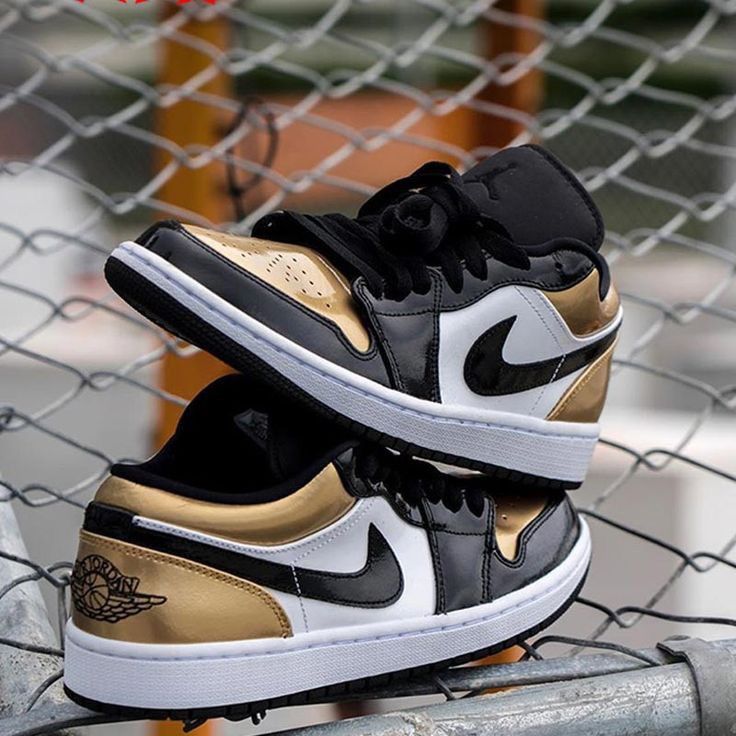 Nike JORDAN 1 LOW GOLD TOE Size US 10 / EU 43 - 7 Thumbnail