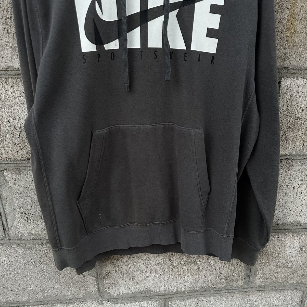 Nike Vintage Nike Hoodie Big Logo Size M Y2K 00s USA Grunge Hype Size US M / EU 48-50 / 2 - 3 Thumbnail