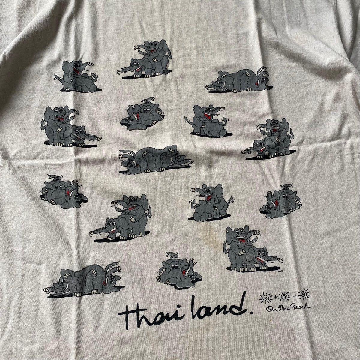 Vintage 1990s - Vintage Elephant Kamasutra Position White Tee Size US L / EU 52-54 / 3 - 2 Thumbnail