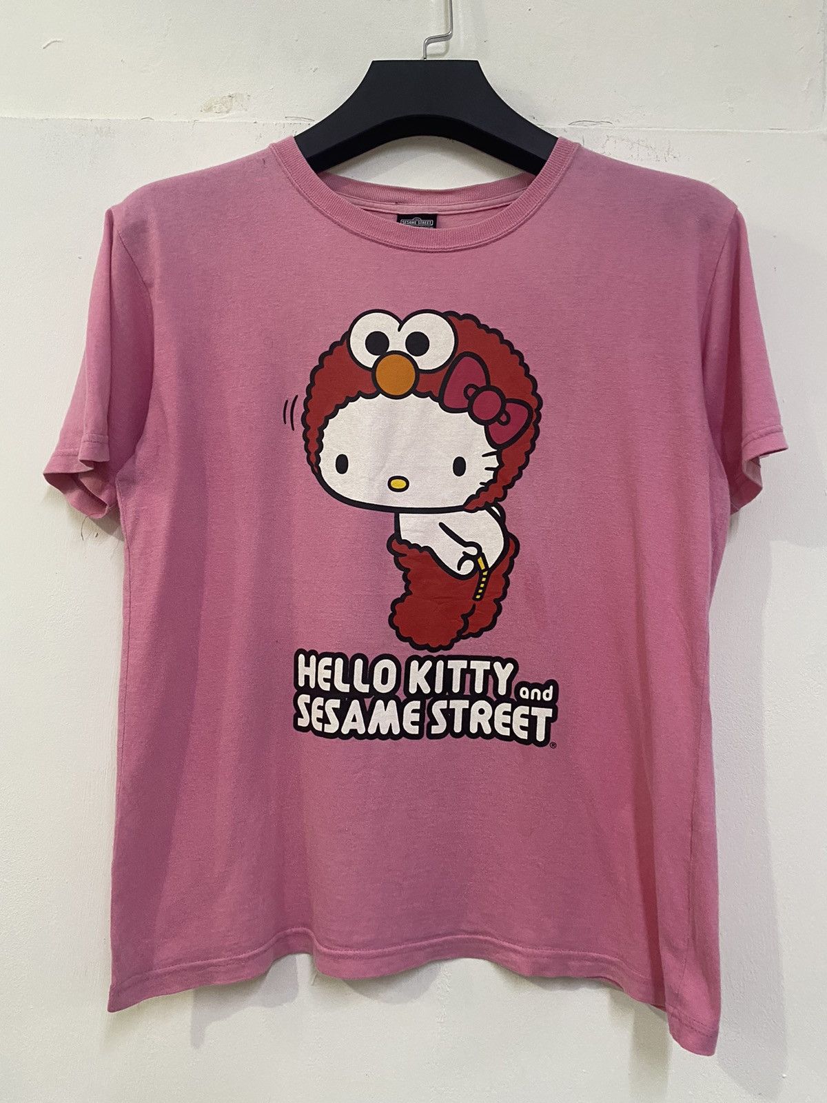 Cartoon Network 💥HELLO KITTY X SESAME STREET BIG PRINTED TEE Size M / US 6-8 / IT 42-44 - 1 Thumbnail