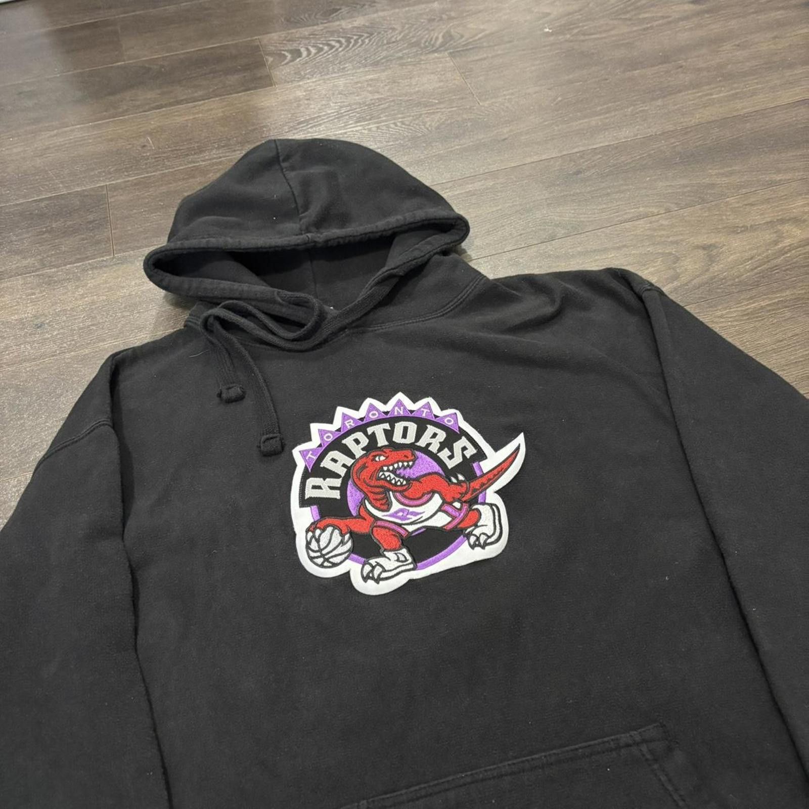 Other Vintage Toronto raptors patch hoodie 00s XL Size US XL / EU 56 / 4 - 1 Thumbnail