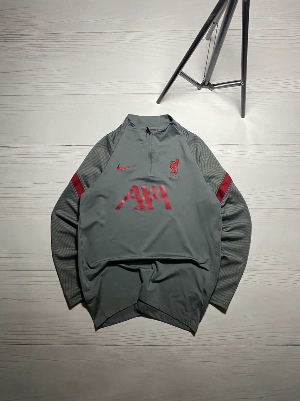 Nike Nike Liverpool FC training longsleeve football y2k jersey Size US L / EU 52-54 / 3 - 1 Thumbnail