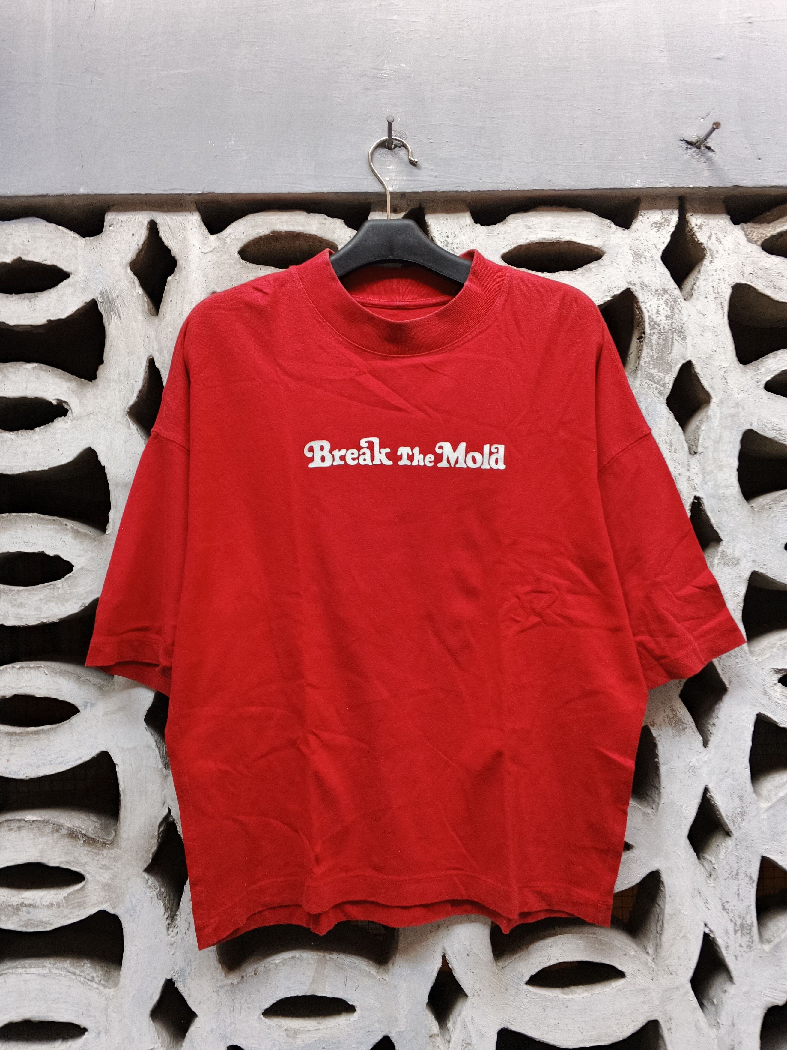 Uniqlo × Verdy Verdy Break The Mold Size US M / EU 48-50 / 2 - 2 Thumbnail