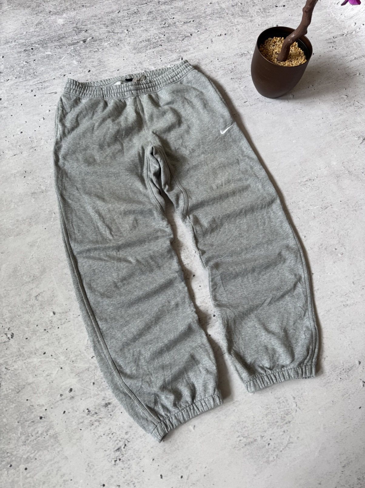 Nike × Vintage NIKE VINTAGE Y2K OVERSIZE BAGGY FIT PANTS SWEATPANTS Size US 32 / EU 48 - 1 Thumbnail