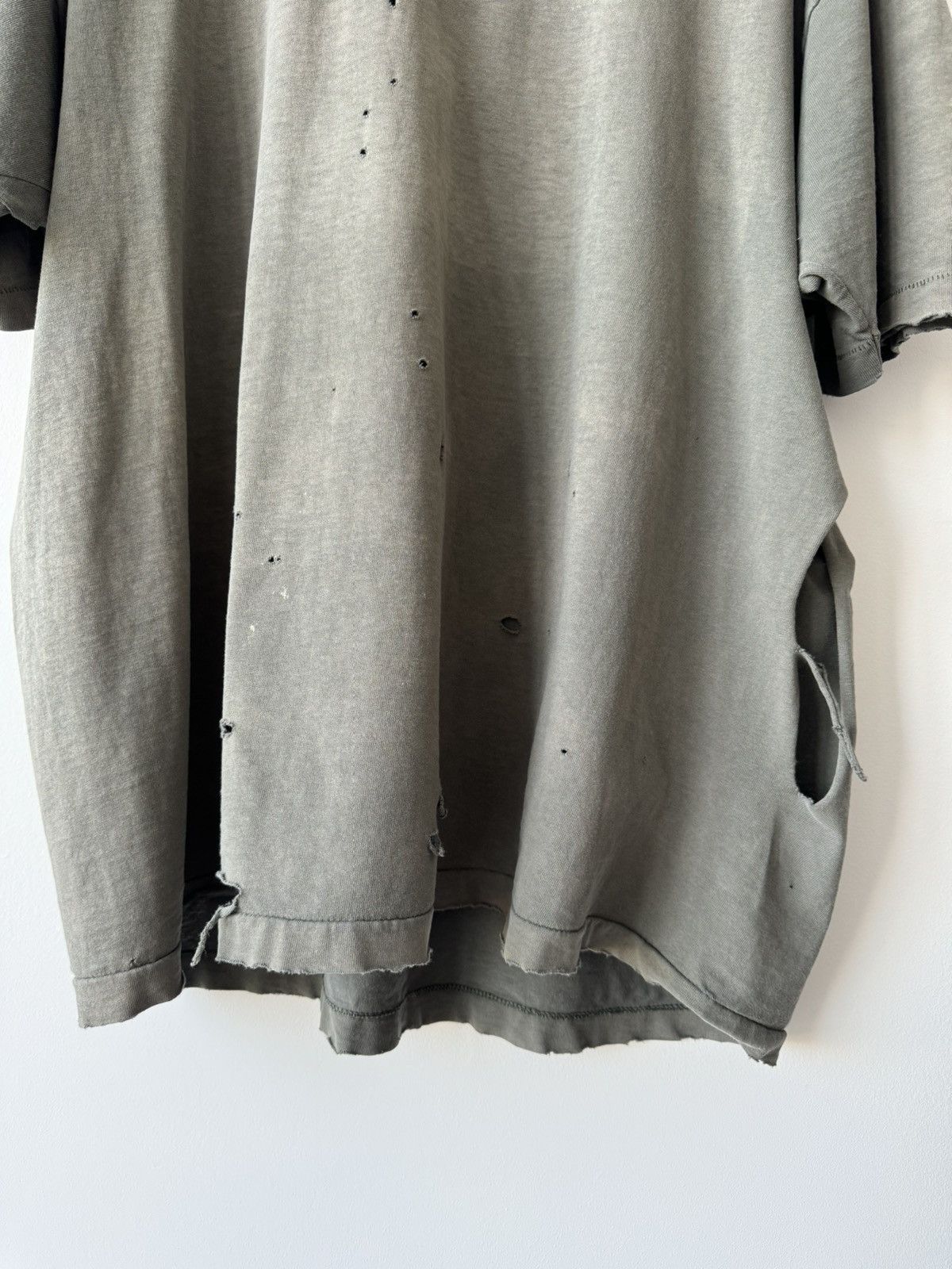 Vintage VINTAGE THRASHED OVERSIZED FADED T SHIRT 90s Size US XL / EU 56 / 4 - 4 Thumbnail