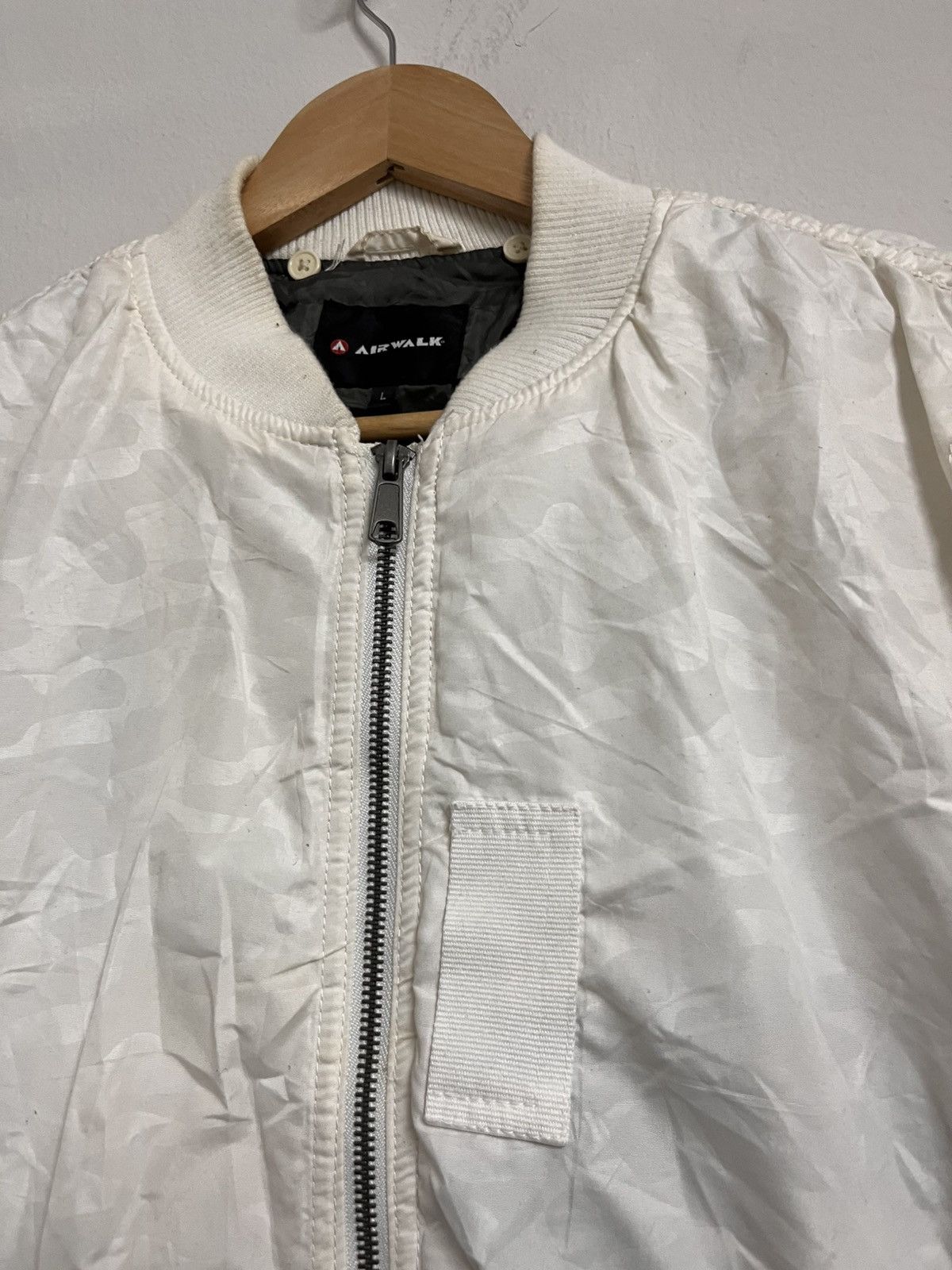 Airwalk 💥Airwalk Medium White Camouflage Bombers Flight Jackets Size US M / EU 48-50 / 2 - 6 Thumbnail