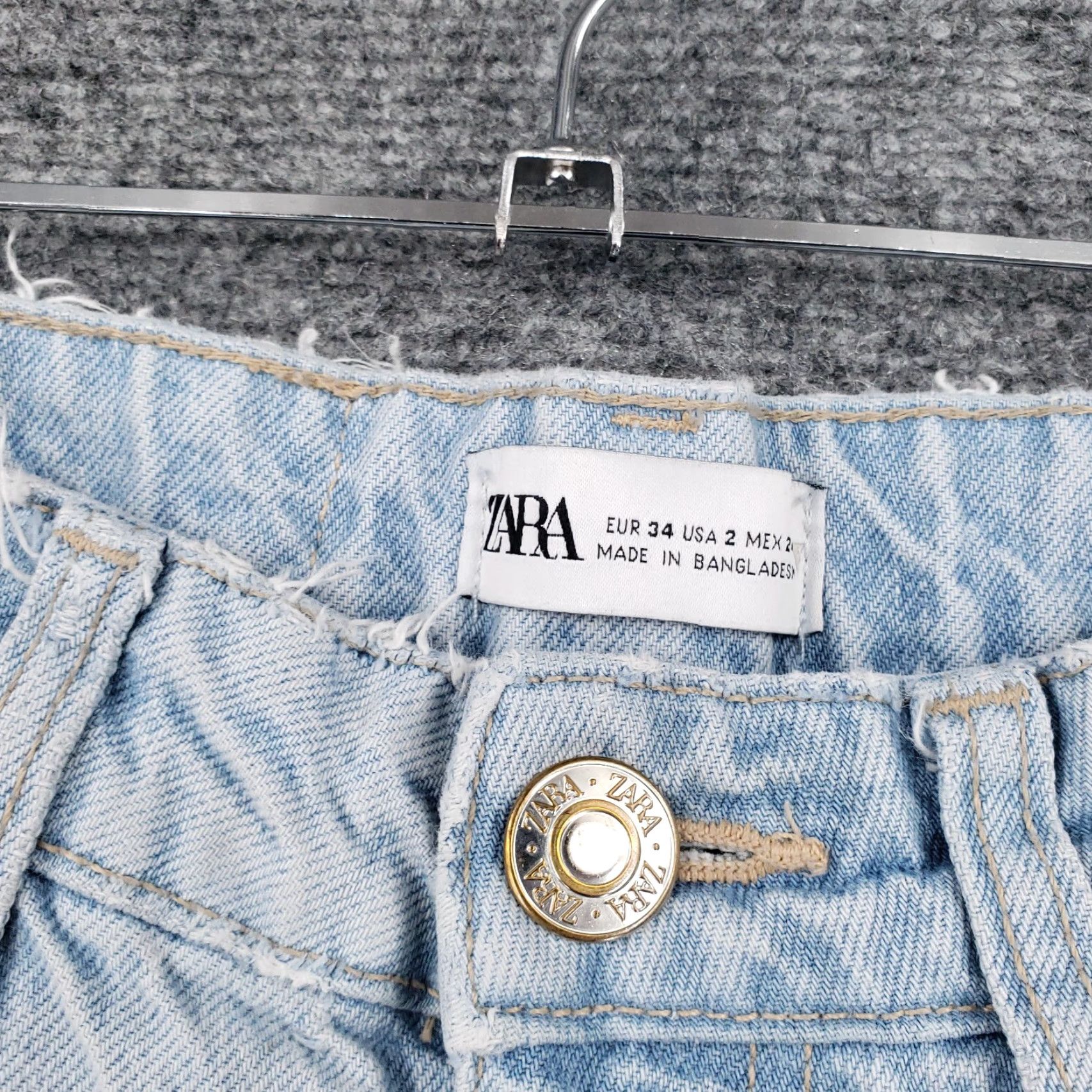 Zara ZARA Jeans Womens 2 Blue Straight Leg High Rise Ripped Light Wash Denim Zip Fly Jeans Size 26" / US 2 / IT 38 - 7 Thumbnail