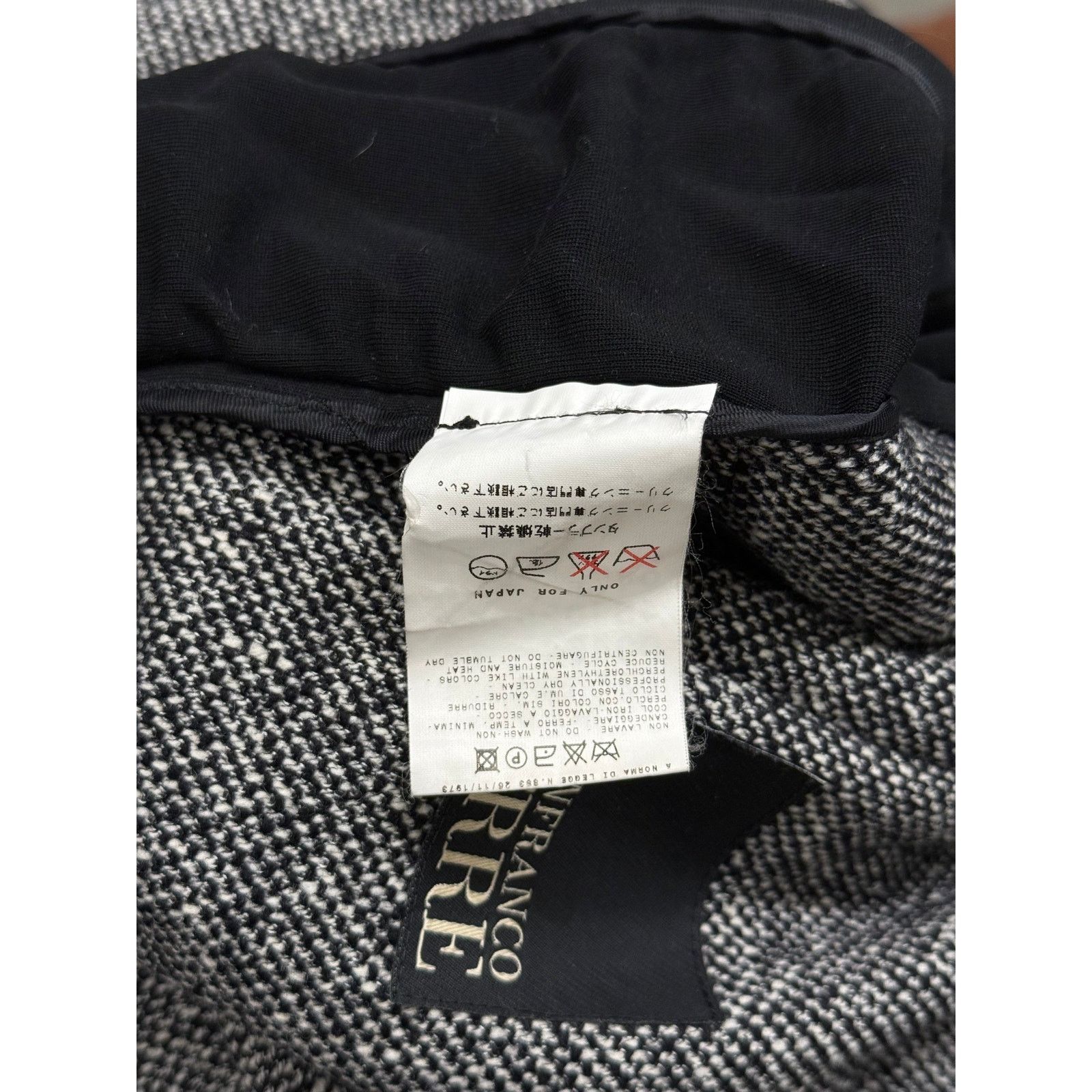 Gianfranco Ferre 2000s Gianfranco Ferré paneled tweed jacket Size M / US 6-8 / IT 42-44 - 9 Thumbnail