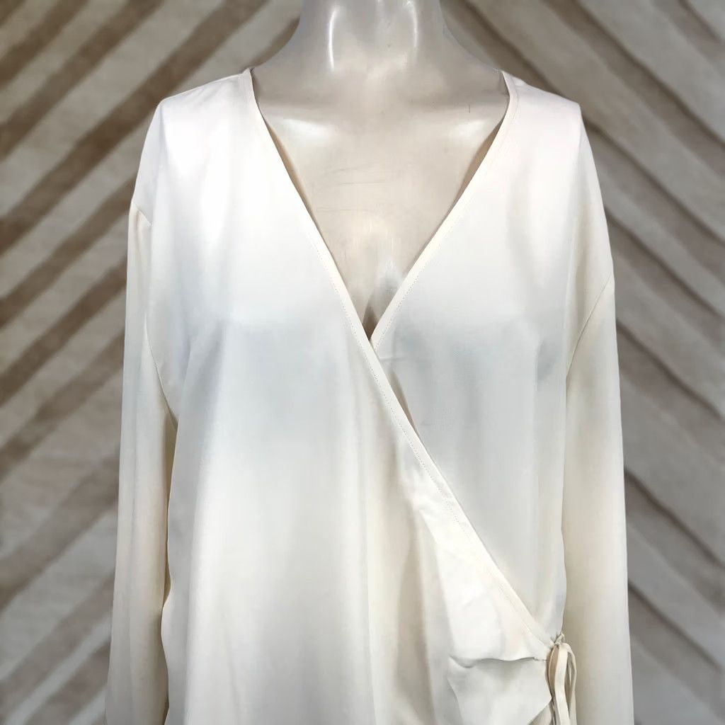 Loft VINTAGE Loft Cream Long Sleeve Wrap Blouse V-Neck Side Tie Top XL NEW Size XL / US 12-14 / IT 48-50 - 1 Thumbnail
