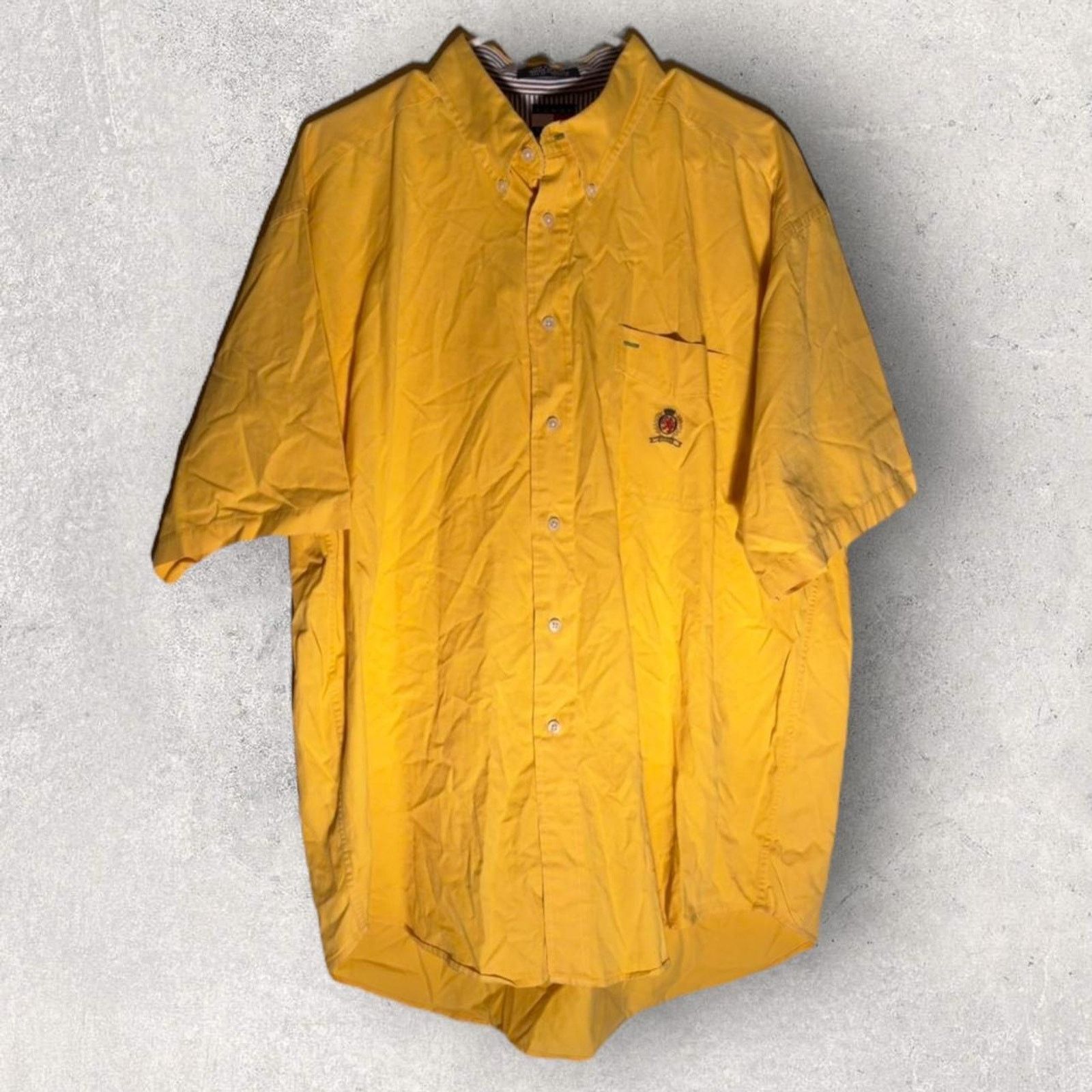Tommy Hilfiger × Vintage Vintage Tommy Hilfiger Button-Up Shirt Size US XL / EU 56 / 4 - 1 Thumbnail