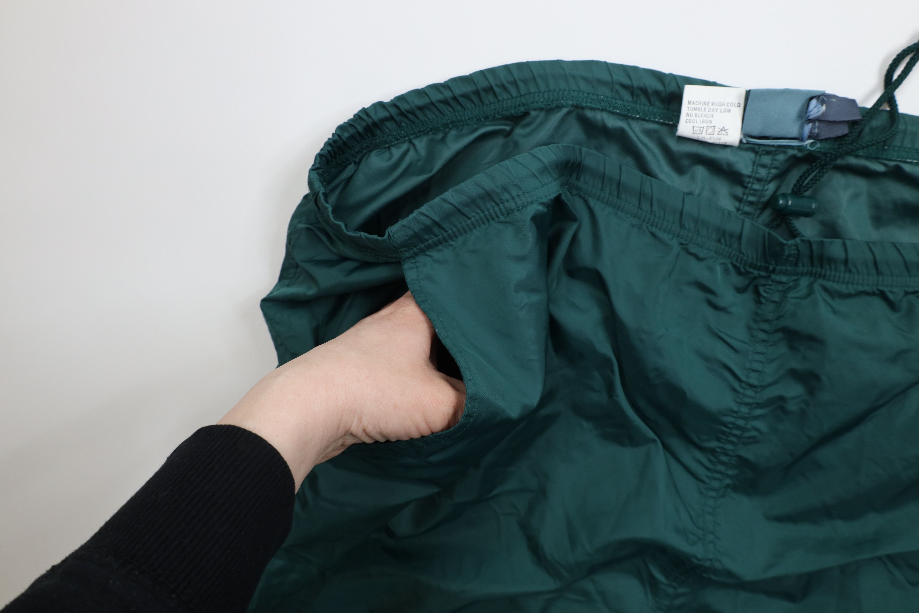 Vintage × Woolrich Woolen Mills Vintage 90s Woolrich Wide Leg Windbreaker Pants Green Nylon Size US 40 / EU 56 - 7 Thumbnail