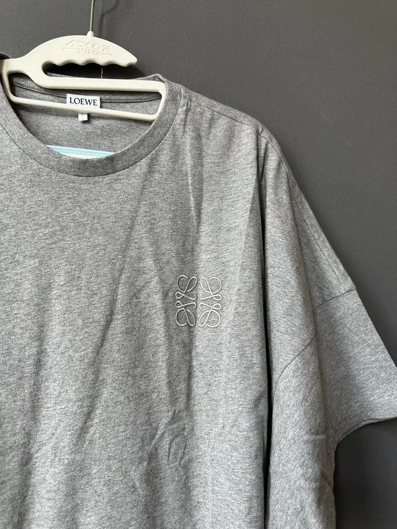 Loewe loewe Gray embroidered logo short sleeve 2506-Nextarrow Size US L / EU 52-54 / 3 - 2 Thumbnail