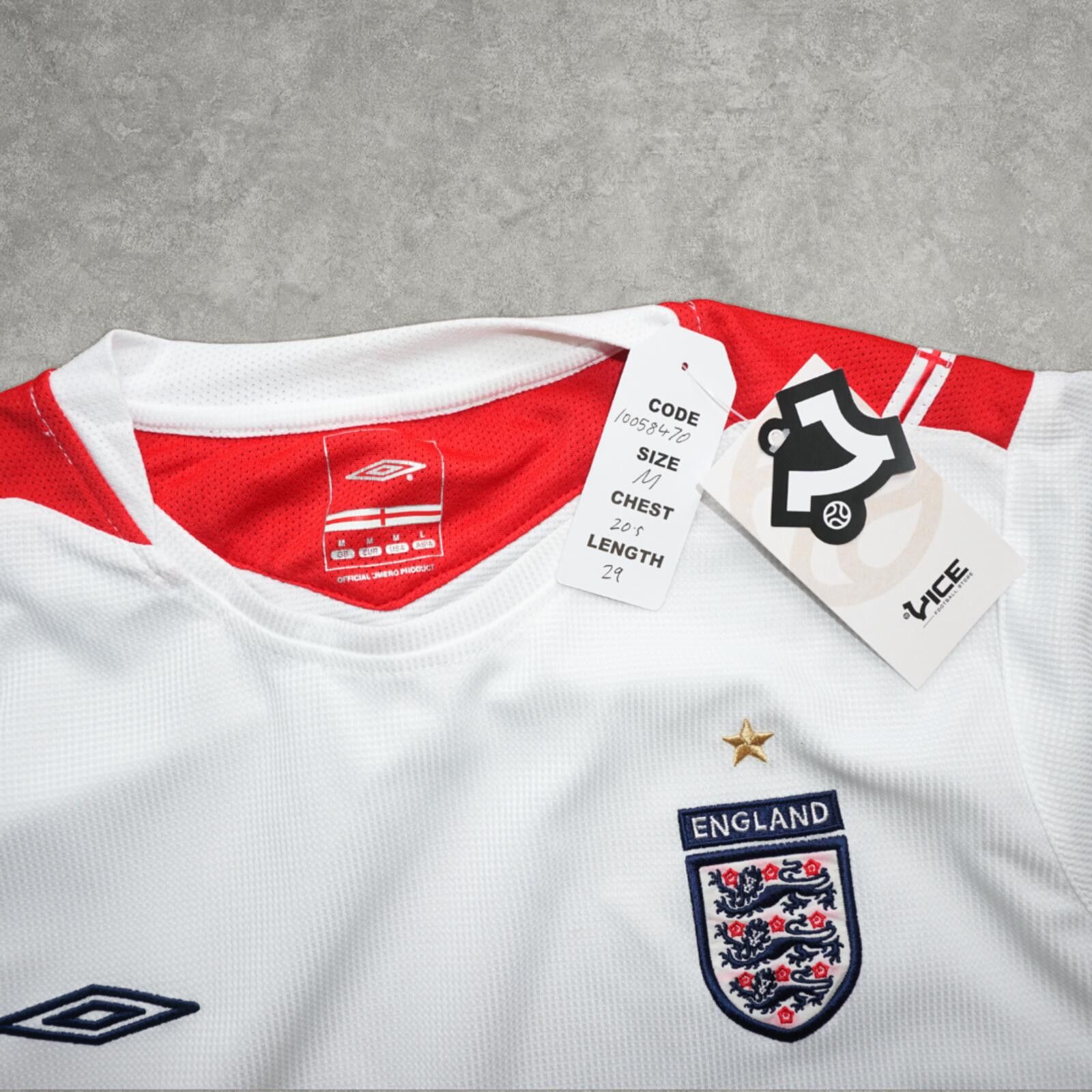 Umbro 2000s England Training Shirt Umbro (M/L) Size US M / EU 48-50 / 2 - 3 Thumbnail