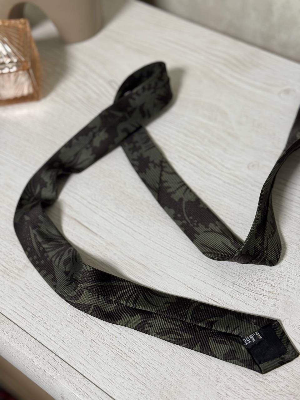 Hugo Boss Luxury Hugo Boss Tie Silk Very Rare Expensive Italy Size ONE SIZE - 4 Thumbnail
