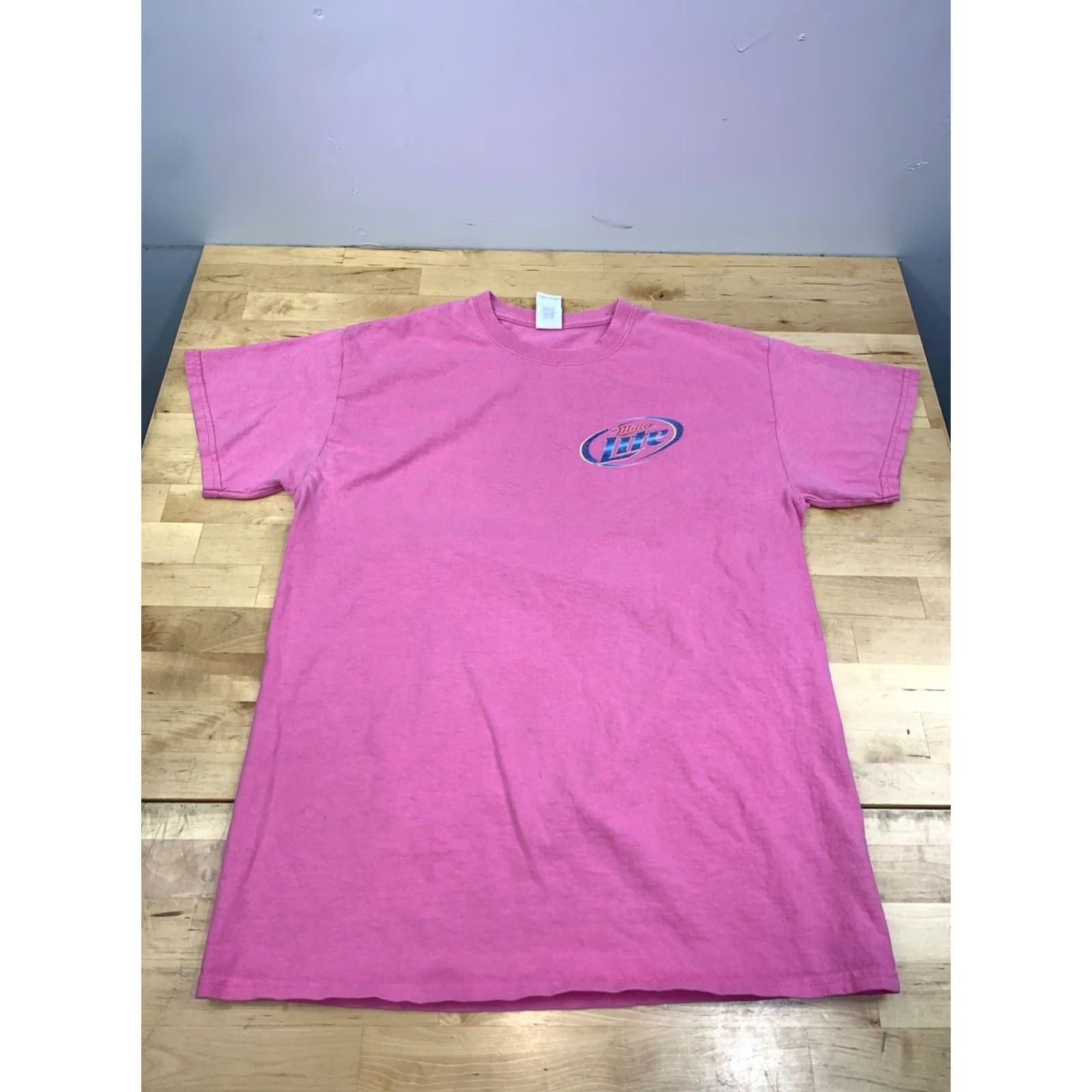 Gildan Miller Lite T Graphic Shirt Pink Womens M Crew Neck Short Sleeve Vintage Flag 11034 Size M / US 6-8 / IT 42-44 - 2 Thumbnail